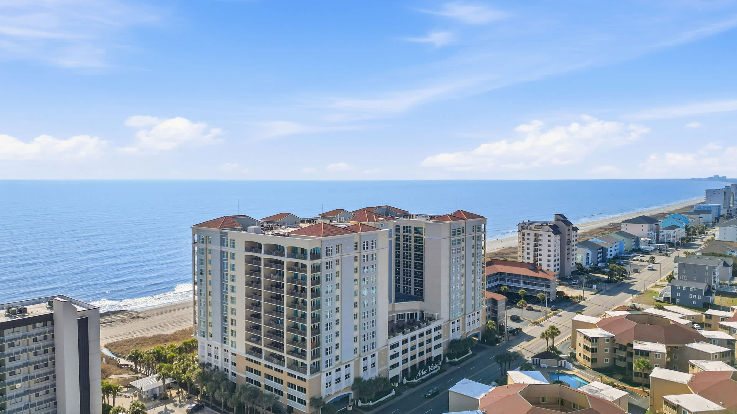 Sunny Tide at Luxe Mar Vista w Lazy River