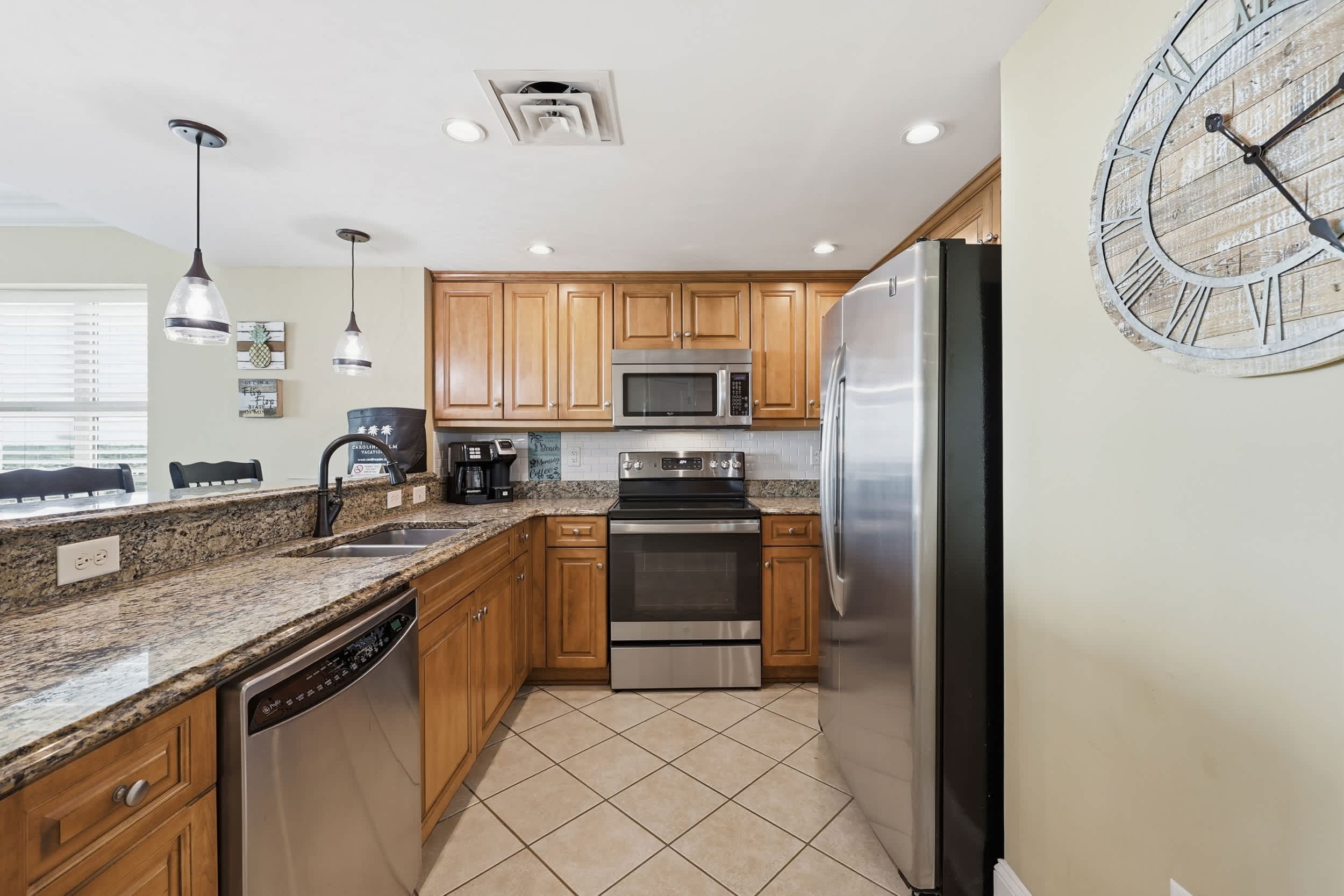 Sunny Tide at Luxe Mar Vista w Lazy River