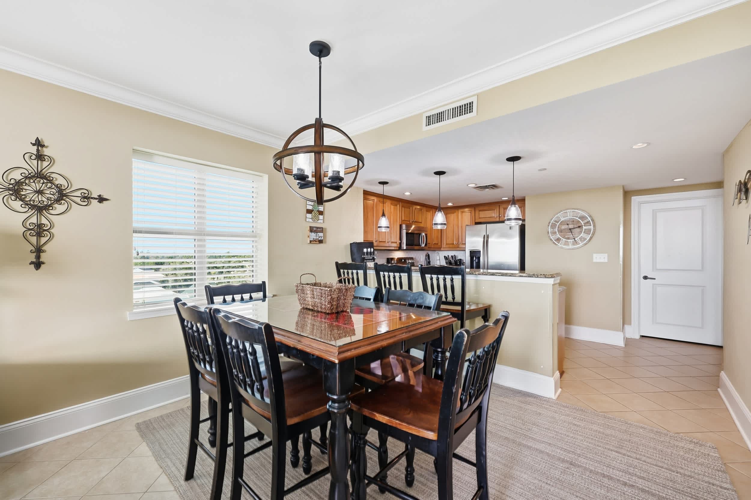 Sunny Tide at Luxe Mar Vista w Lazy River