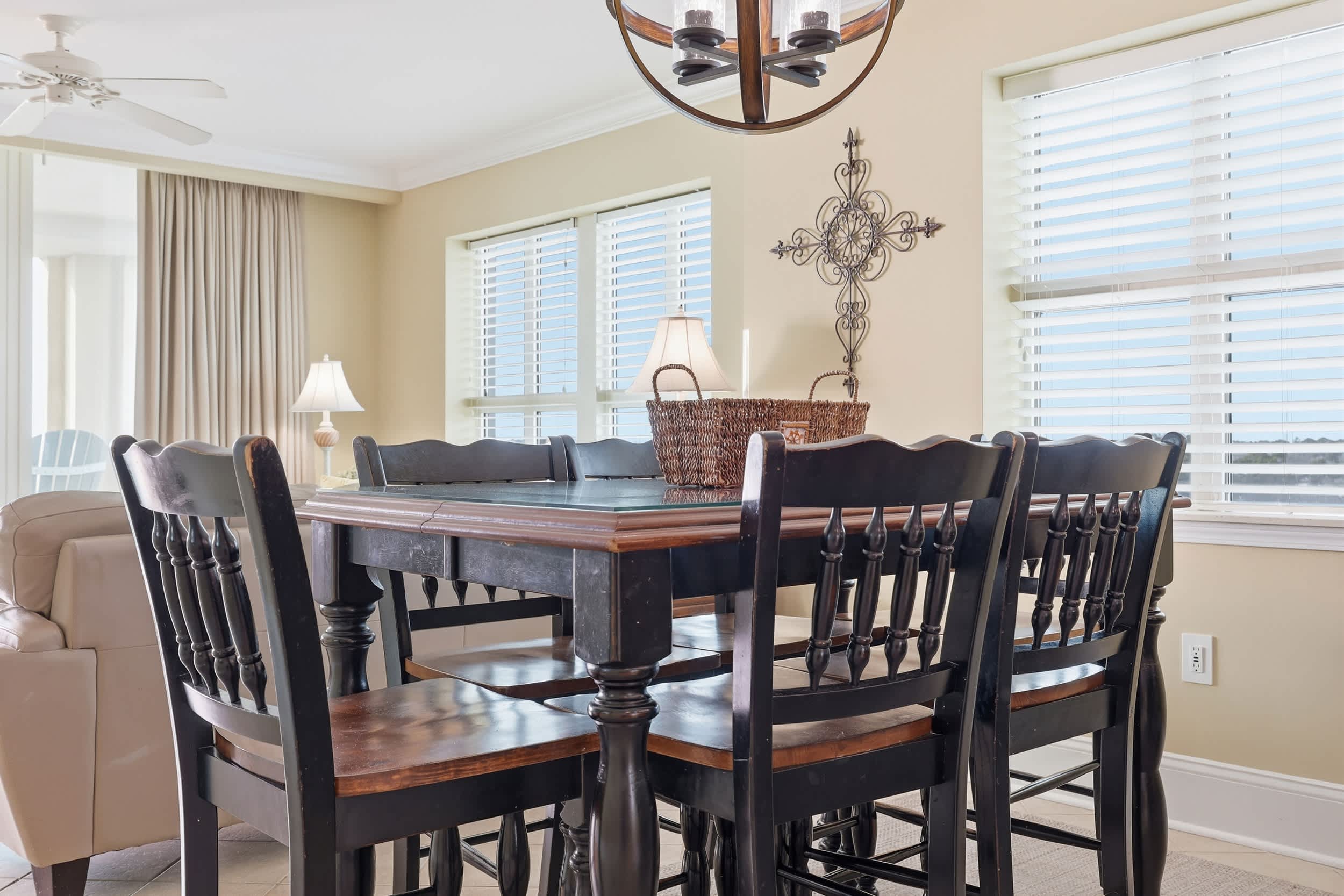 Sunny Tide at Luxe Mar Vista w Lazy River