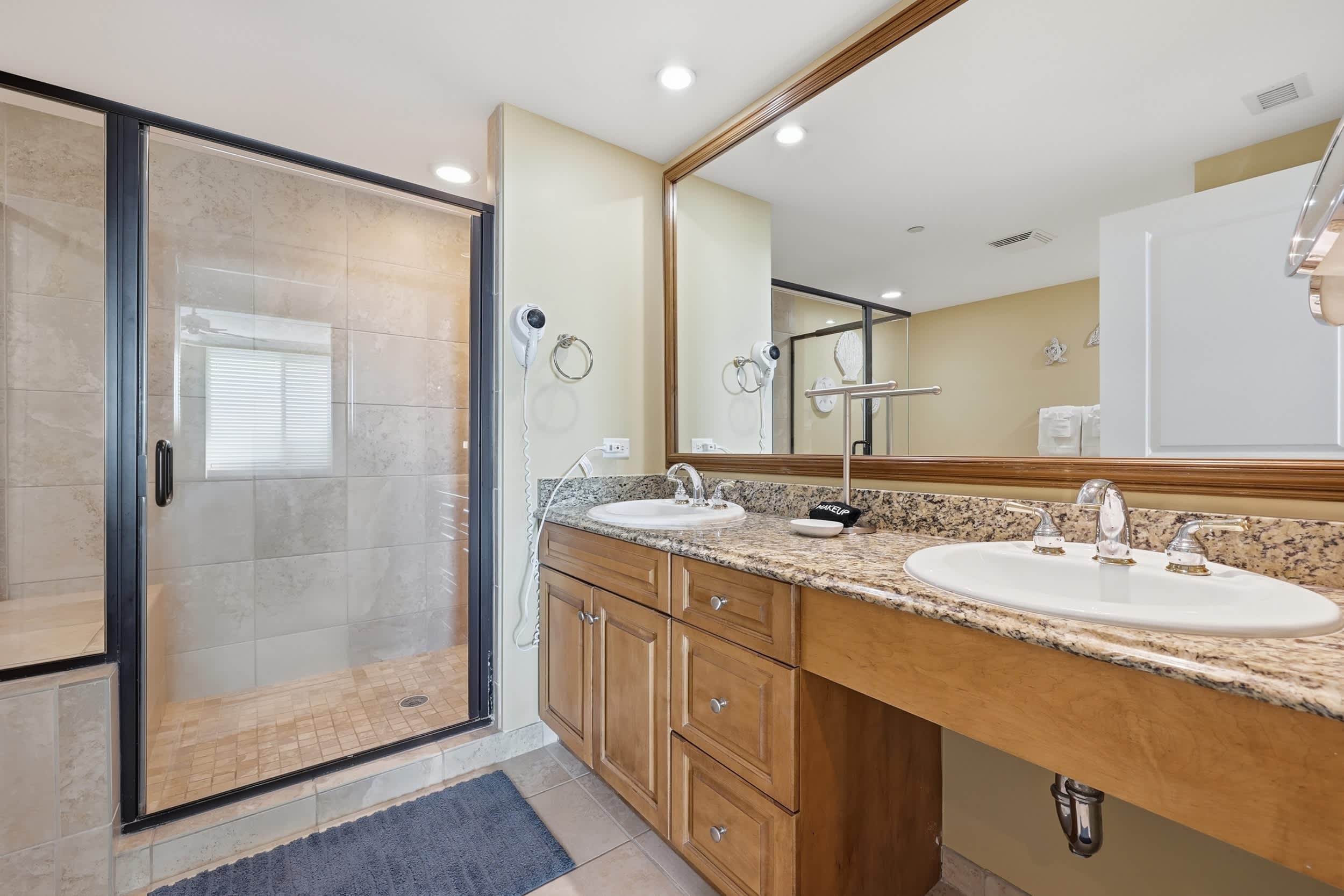 Sunny Tide at Luxe Mar Vista w Lazy River