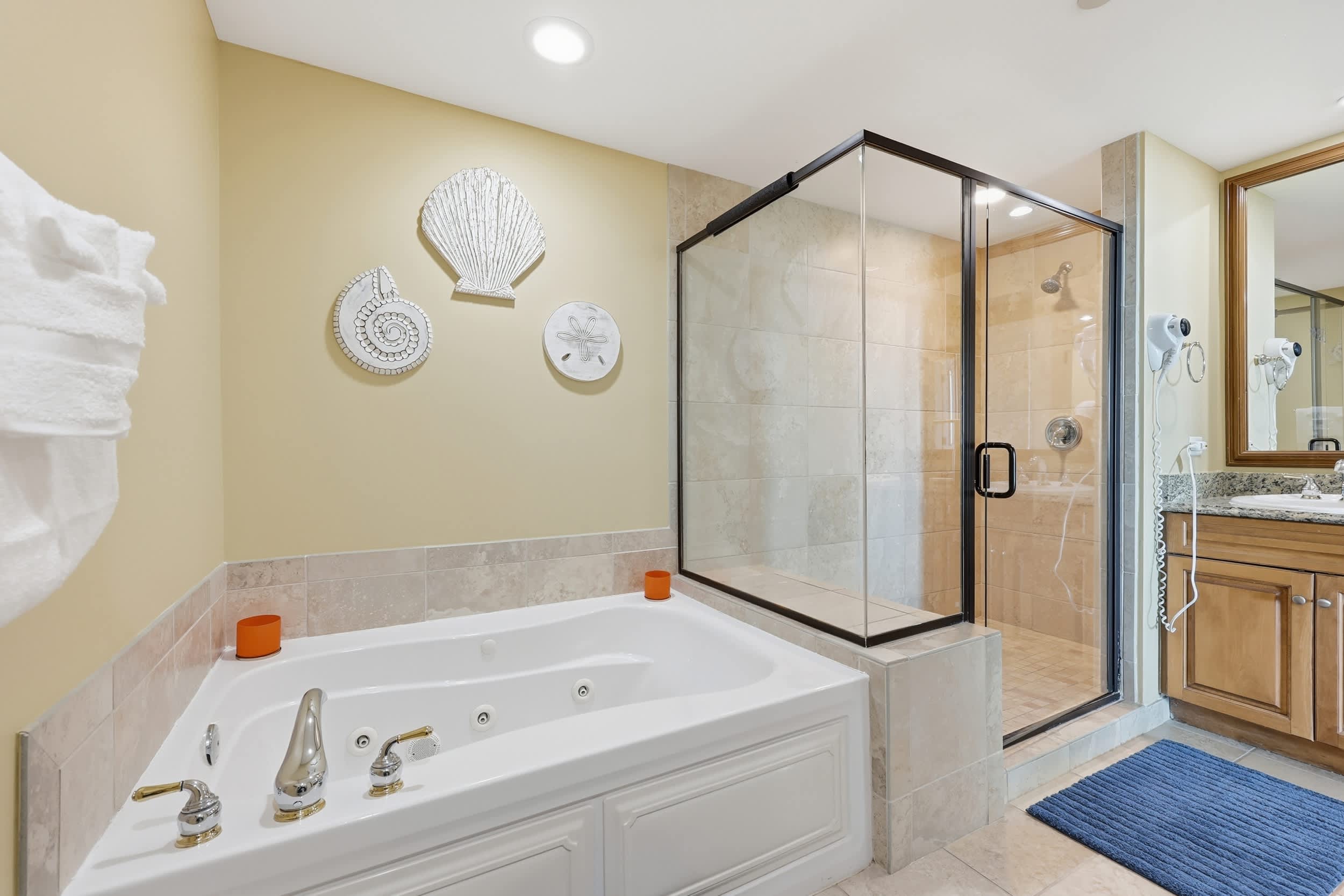 Sunny Tide at Luxe Mar Vista w Lazy River