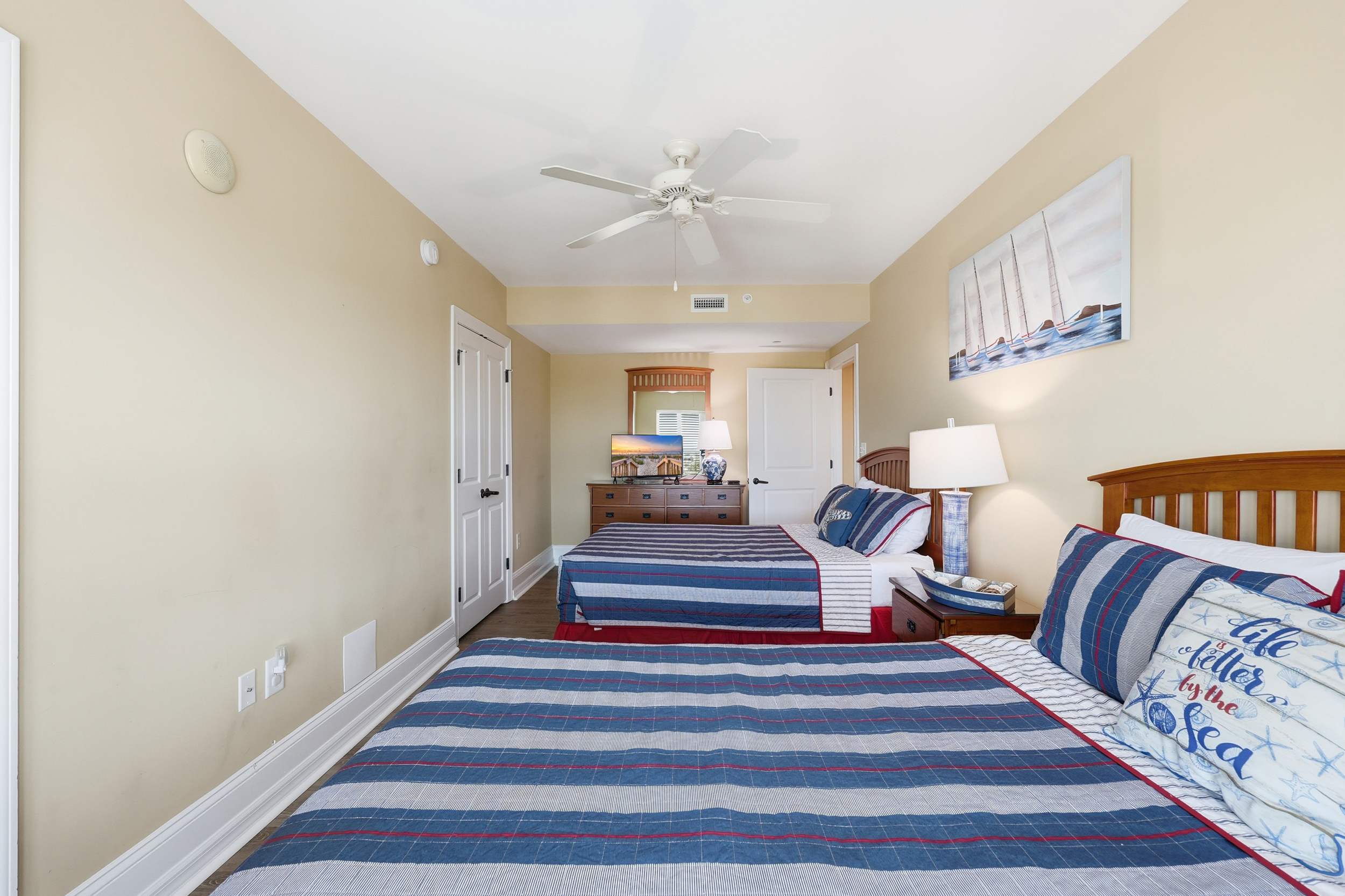 Sunny Tide at Luxe Mar Vista w Lazy River