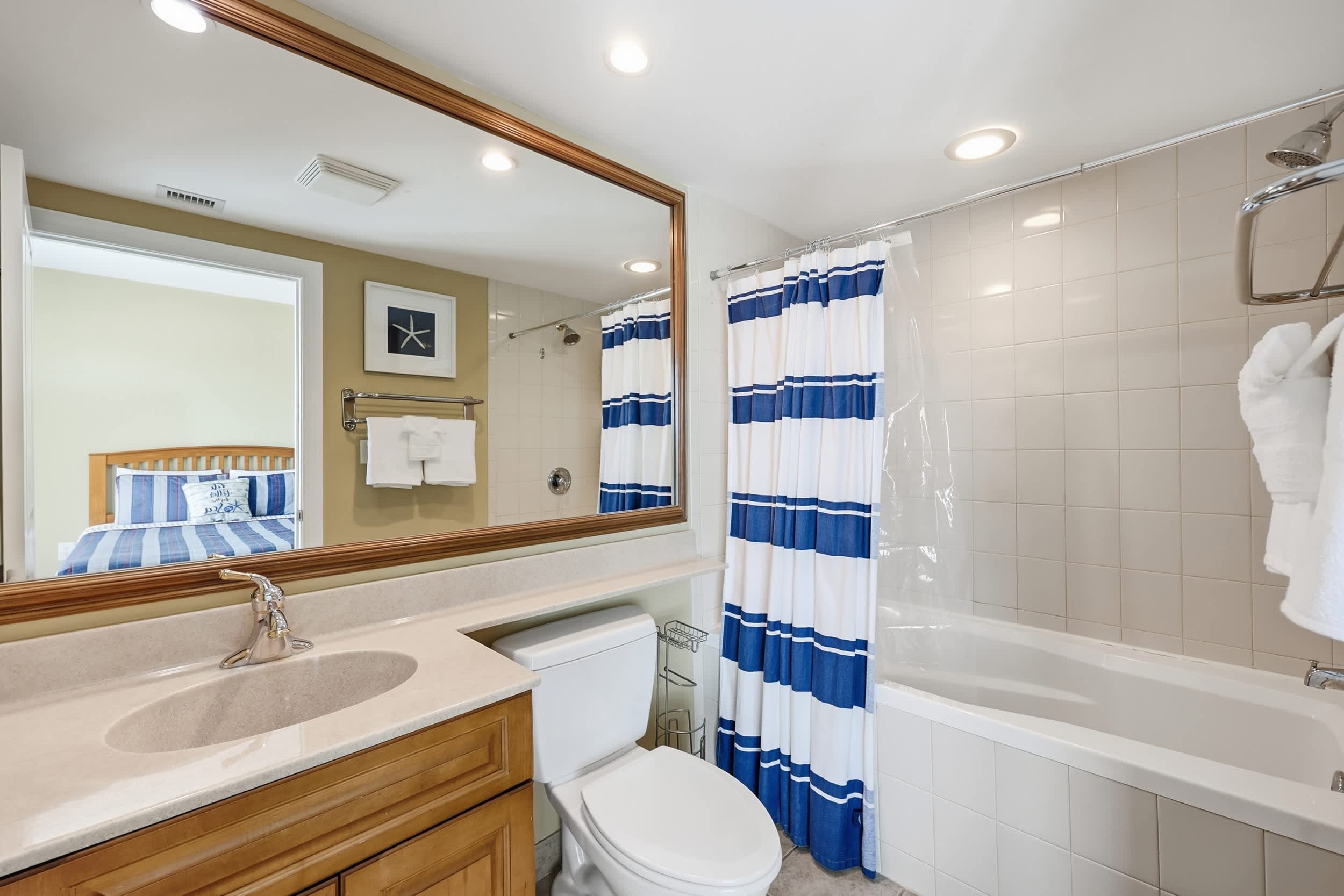 Sunny Tide at Luxe Mar Vista w Lazy River