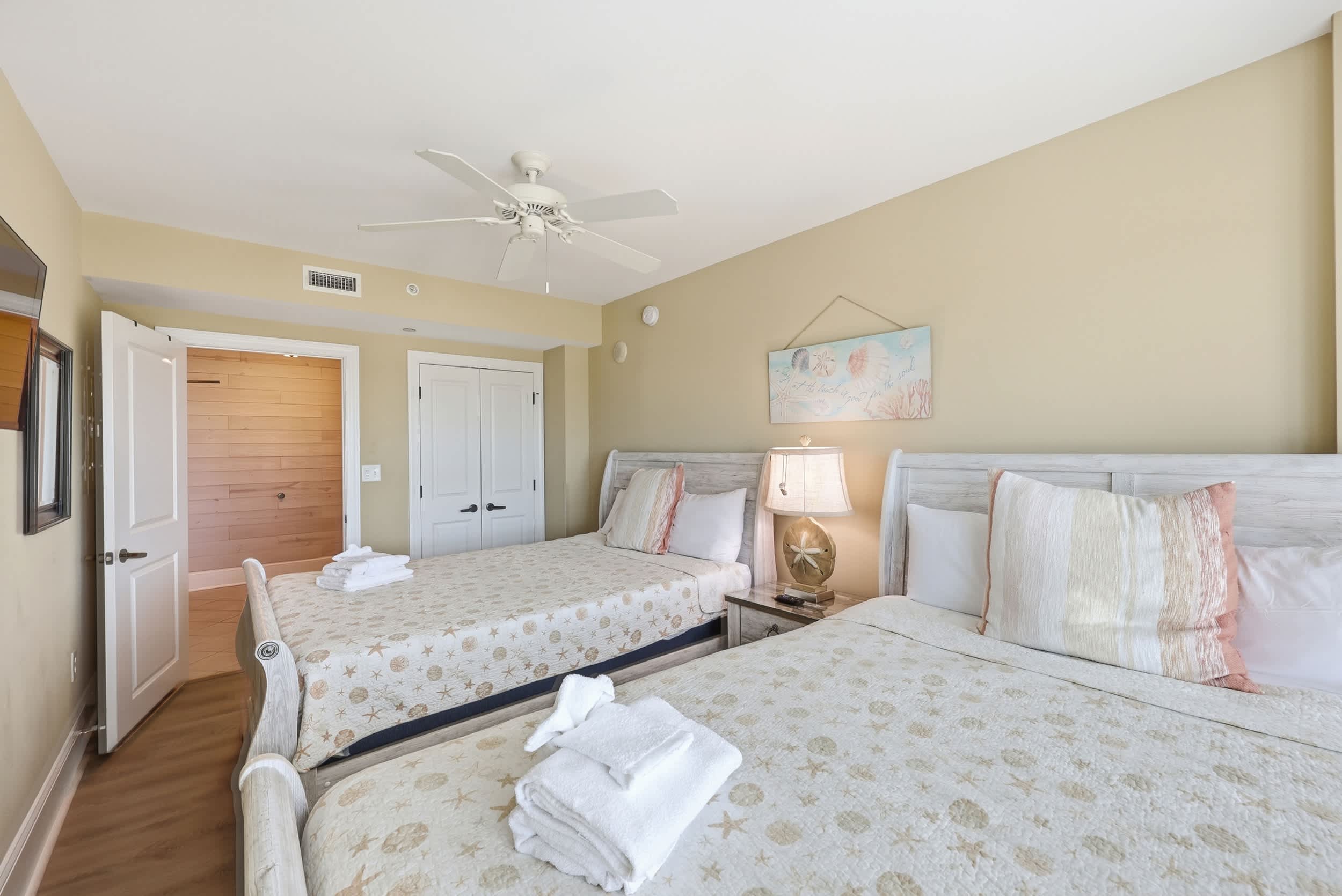 Sunny Tide at Luxe Mar Vista w Lazy River