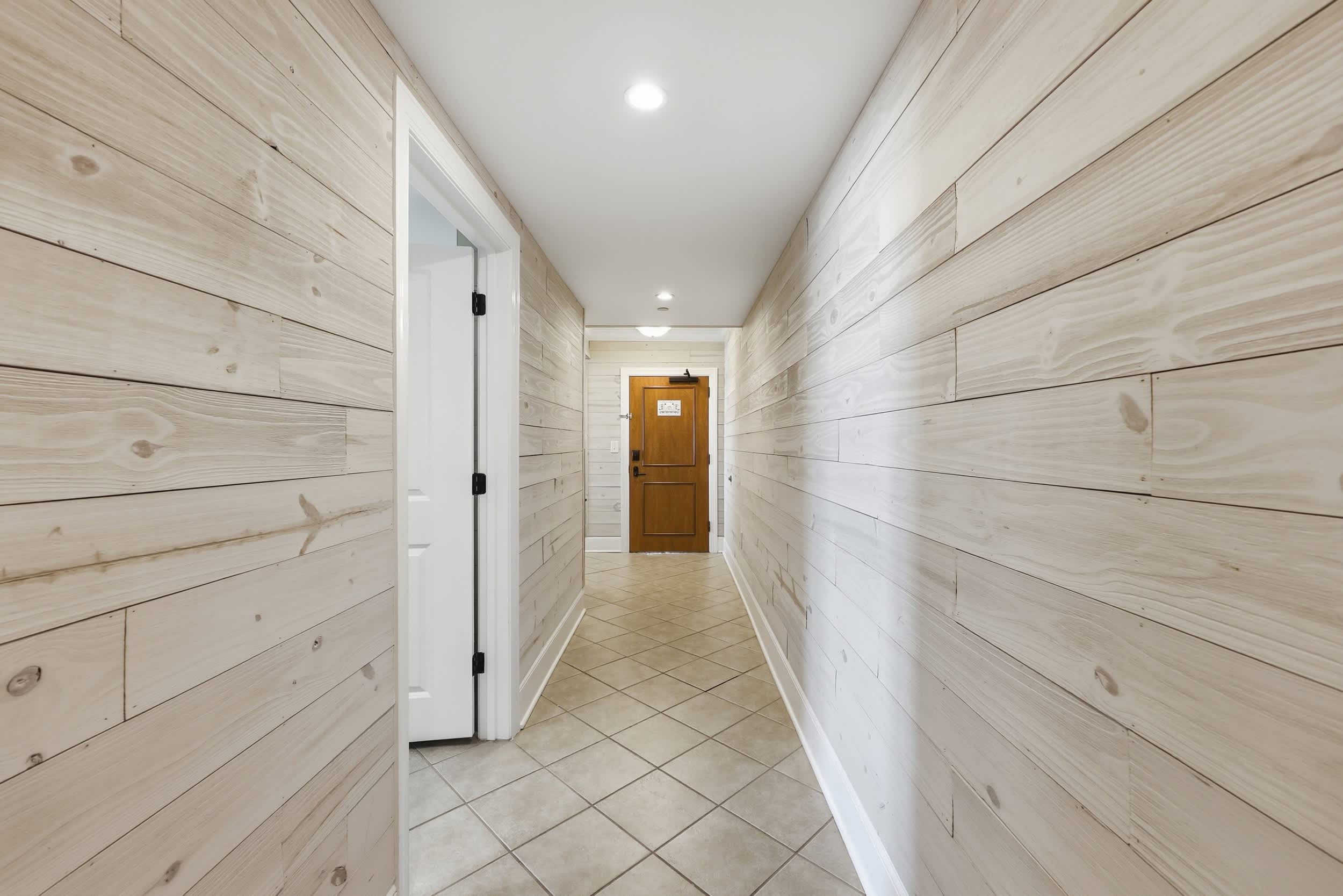 Sunny Tide at Luxe Mar Vista w Lazy River