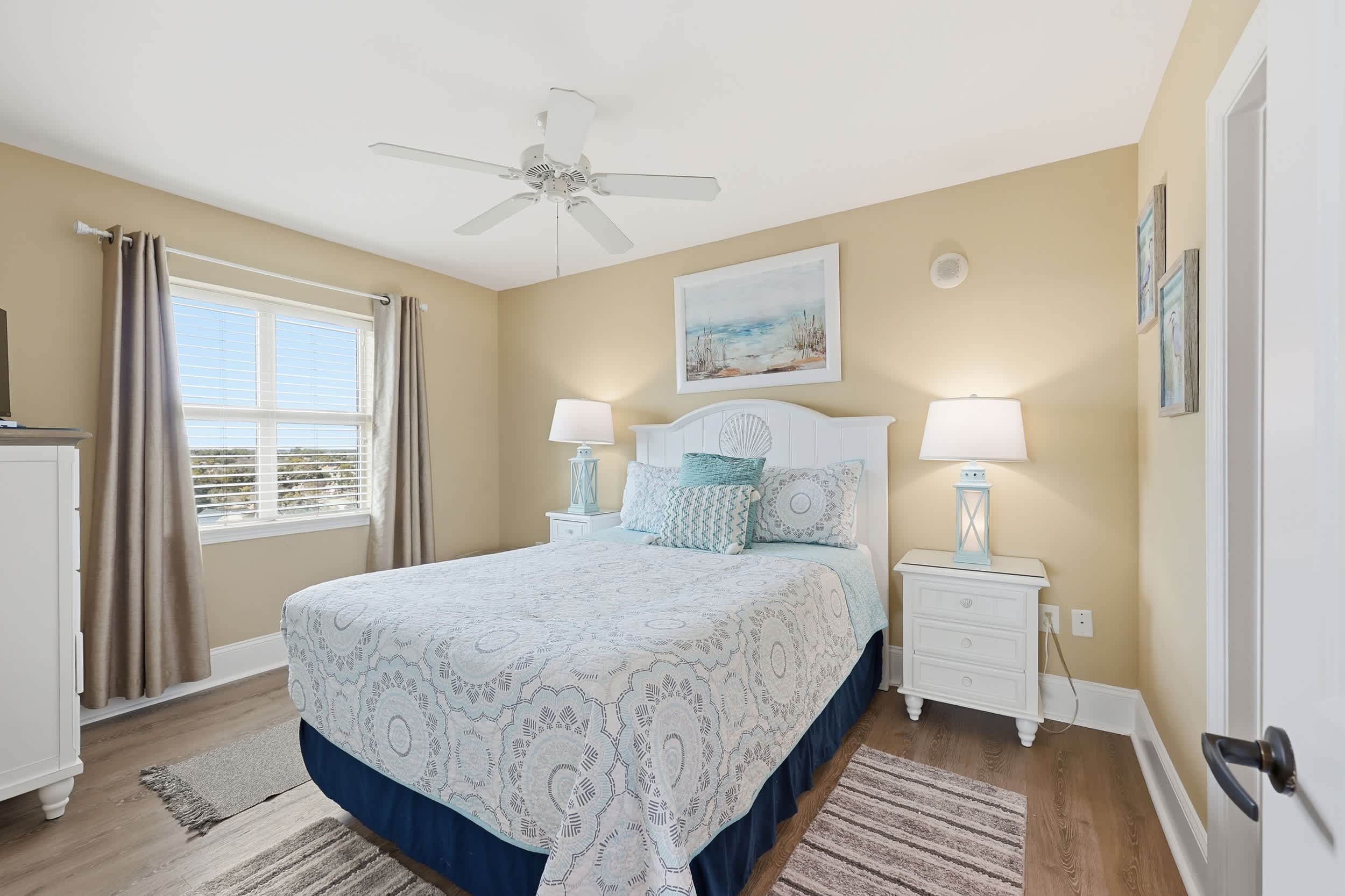 Sunny Tide at Luxe Mar Vista w Lazy River