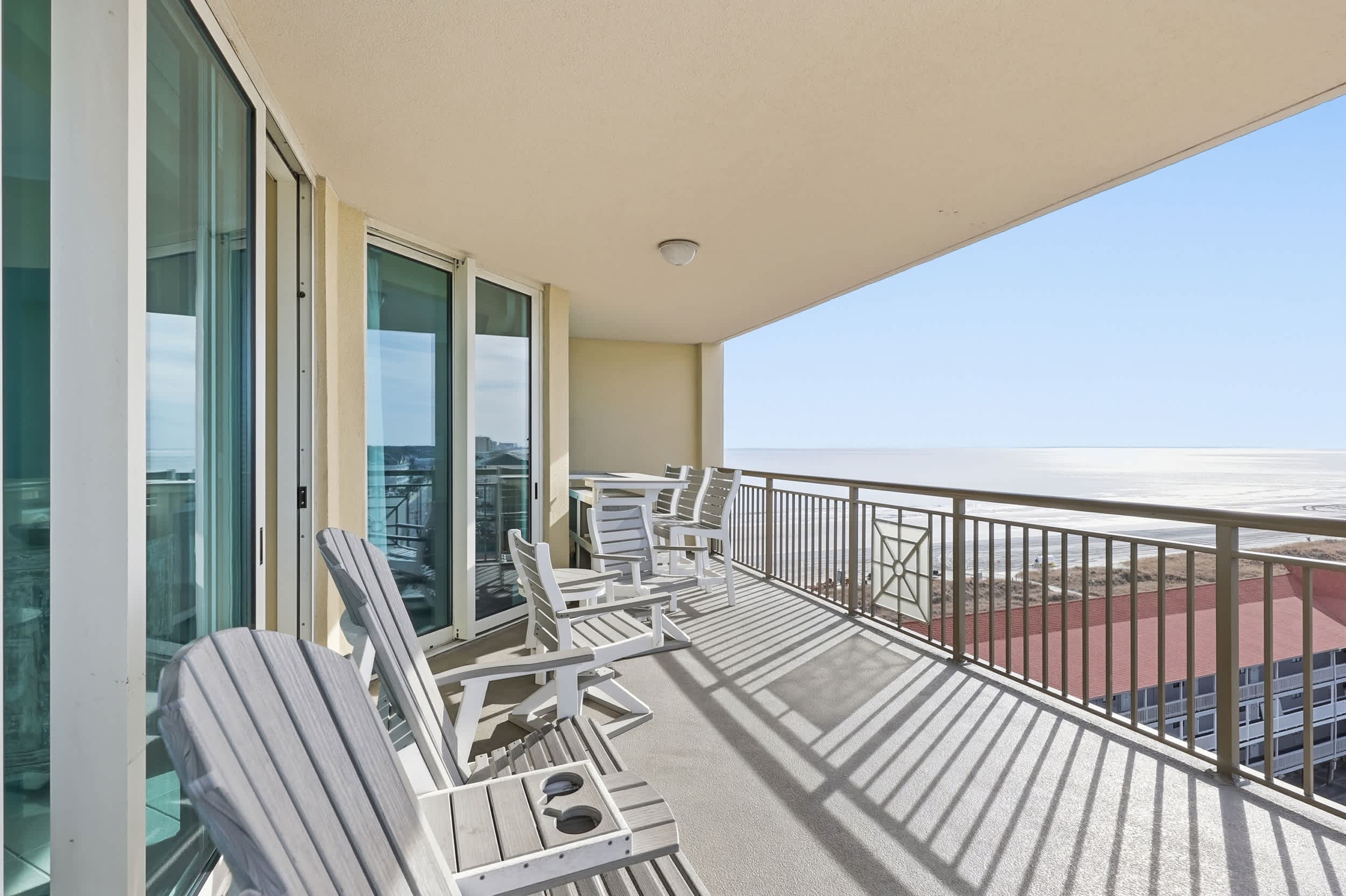 Sunny Tide at Luxe Mar Vista w Lazy River