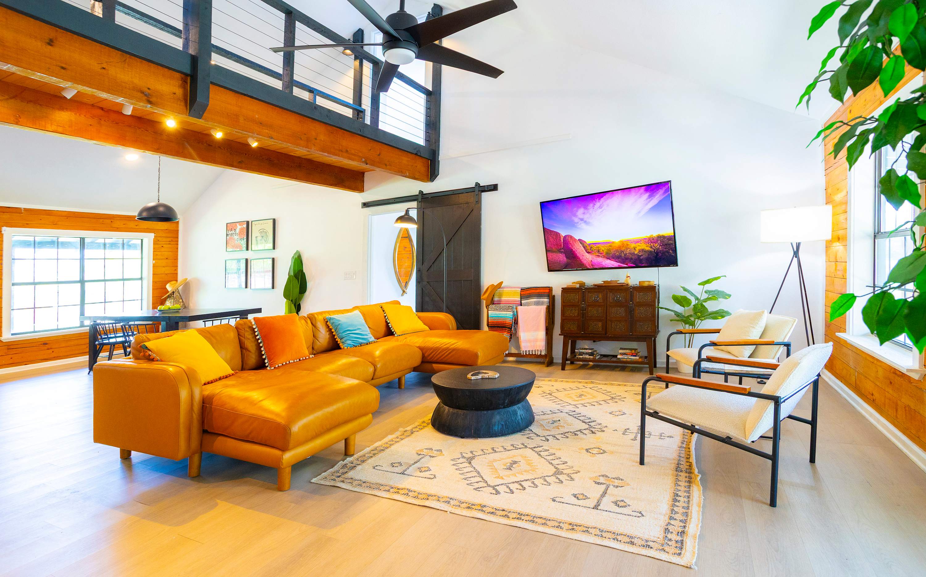 Ranchito Family Fun for 12 Pool Minutes from Town