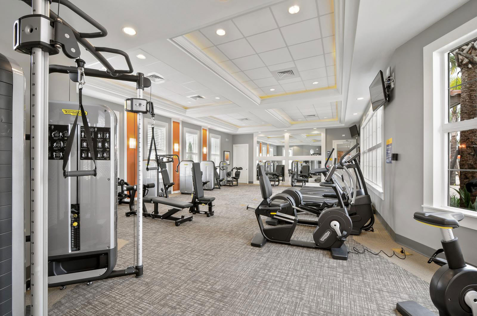 Fully equipped resort fitness center (charged at an additional fee)