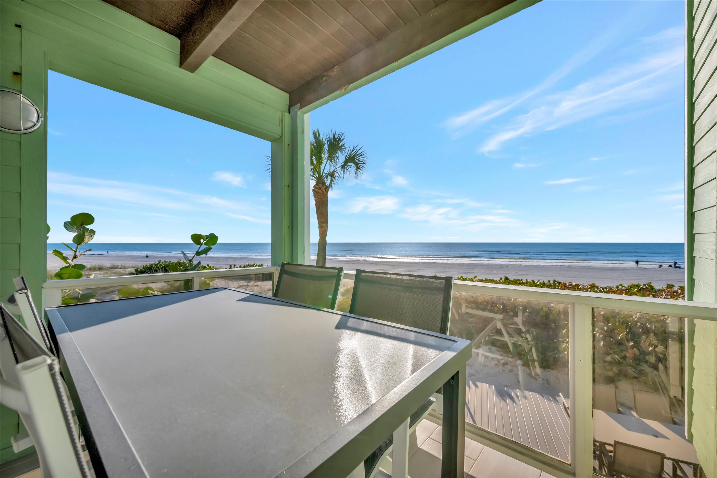 Beachfront 2B Condo & Balcony! Direct Oceanviews