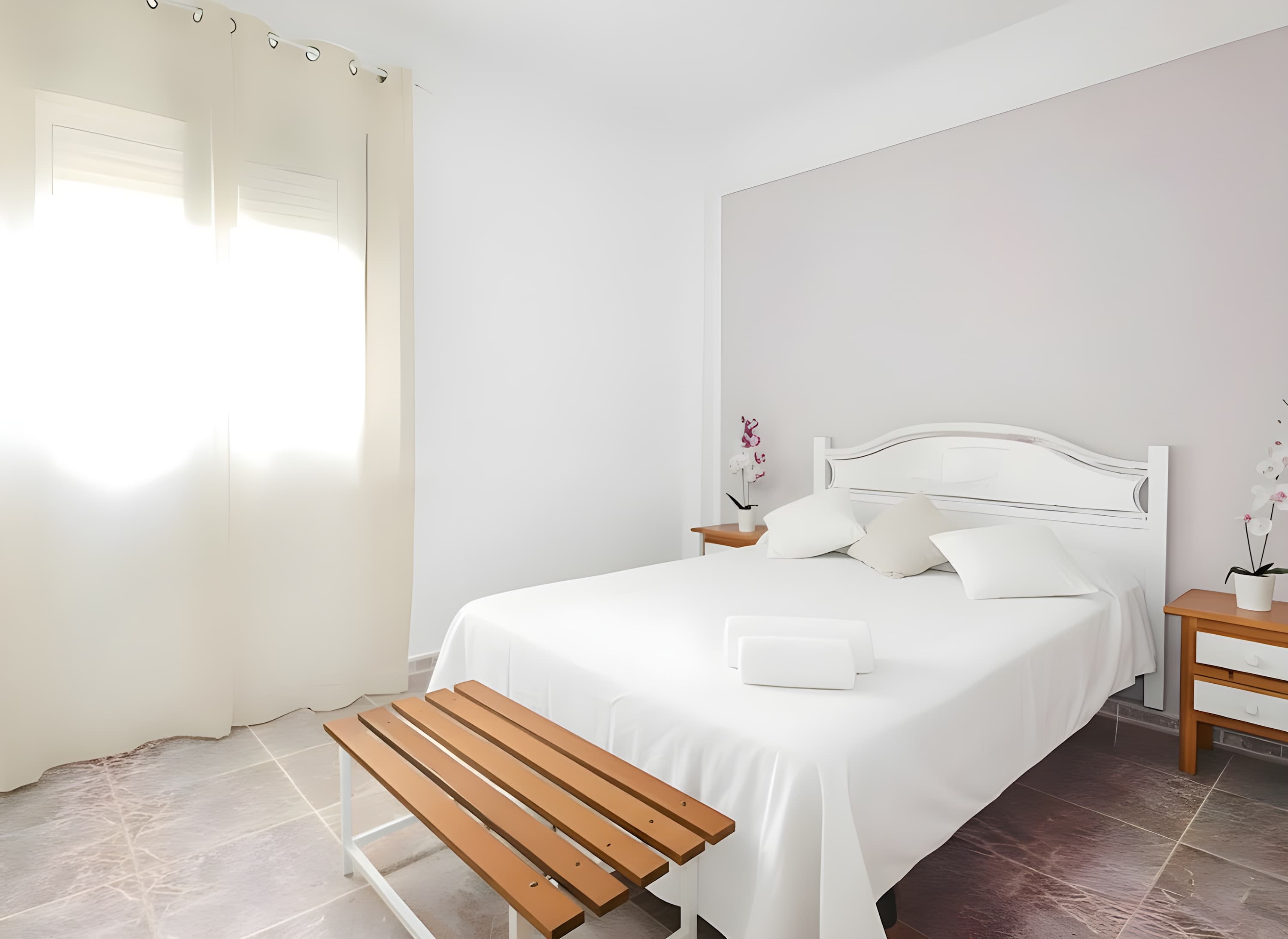 Chalet Vacacional con Piscina Privada y Parking Cerca de la Playa - image 13