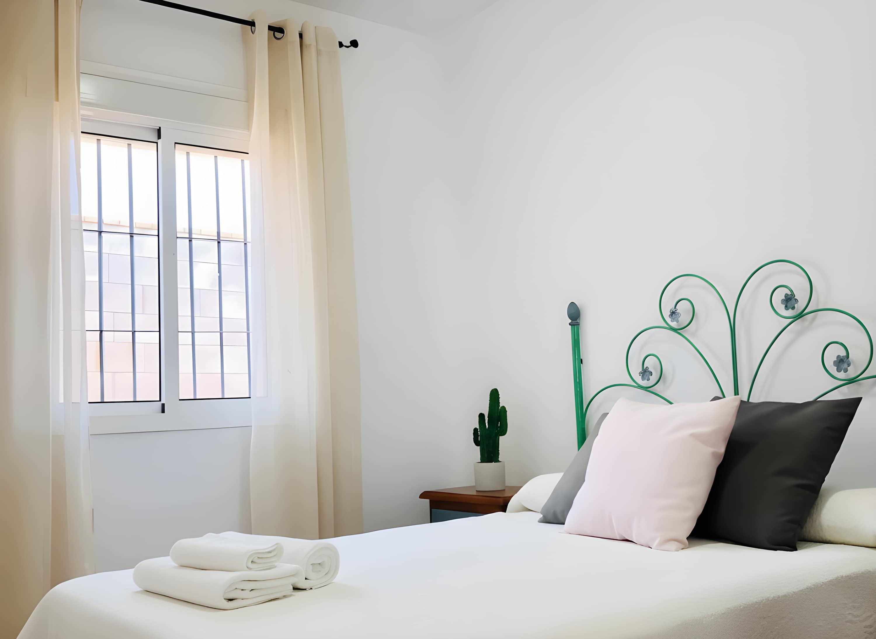 Chalet Vacacional con Piscina Privada y Parking Cerca de la Playa - image 15