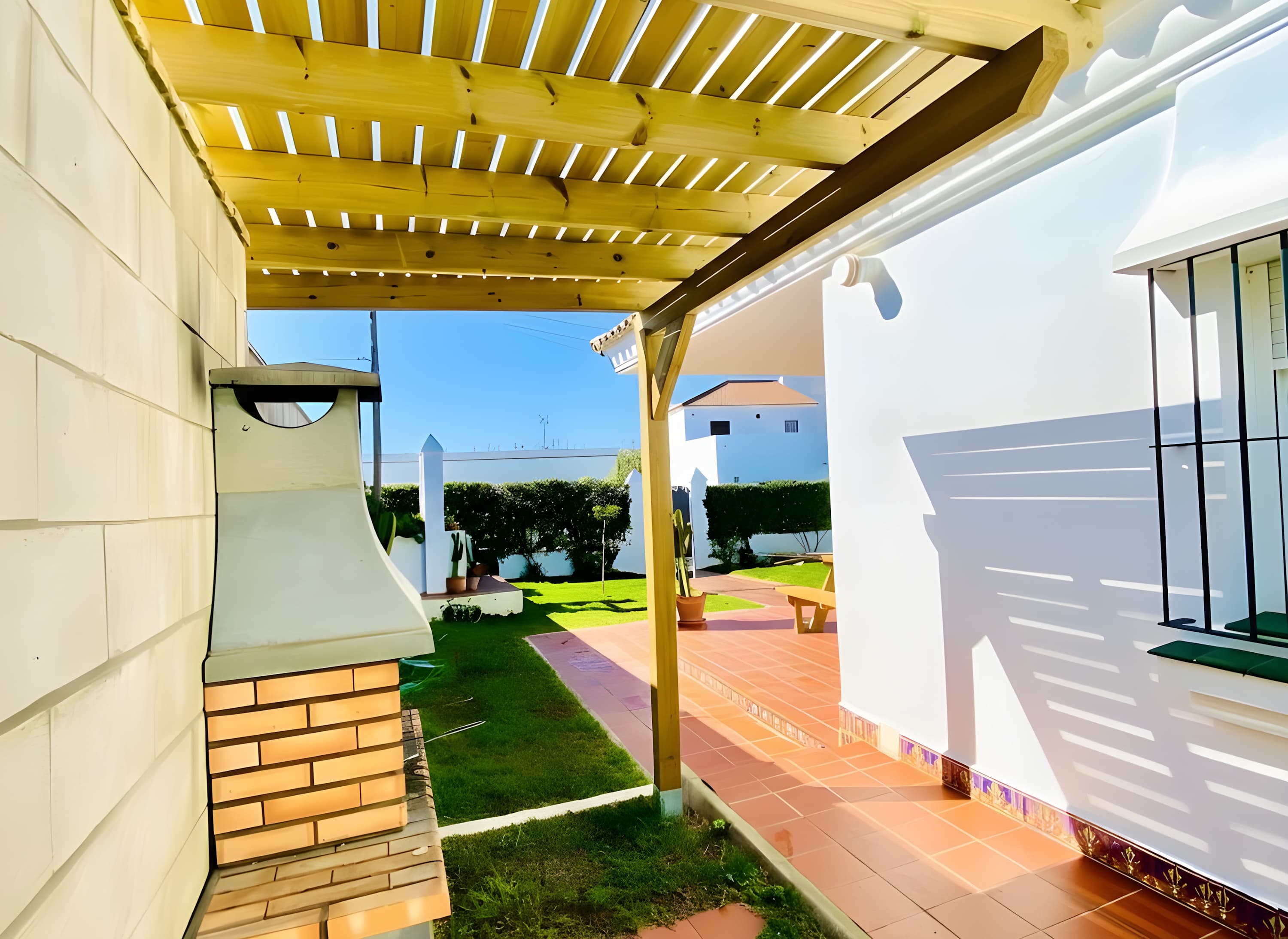 Chalet Vacacional con Piscina Privada y Parking Cerca de la Playa - image 21