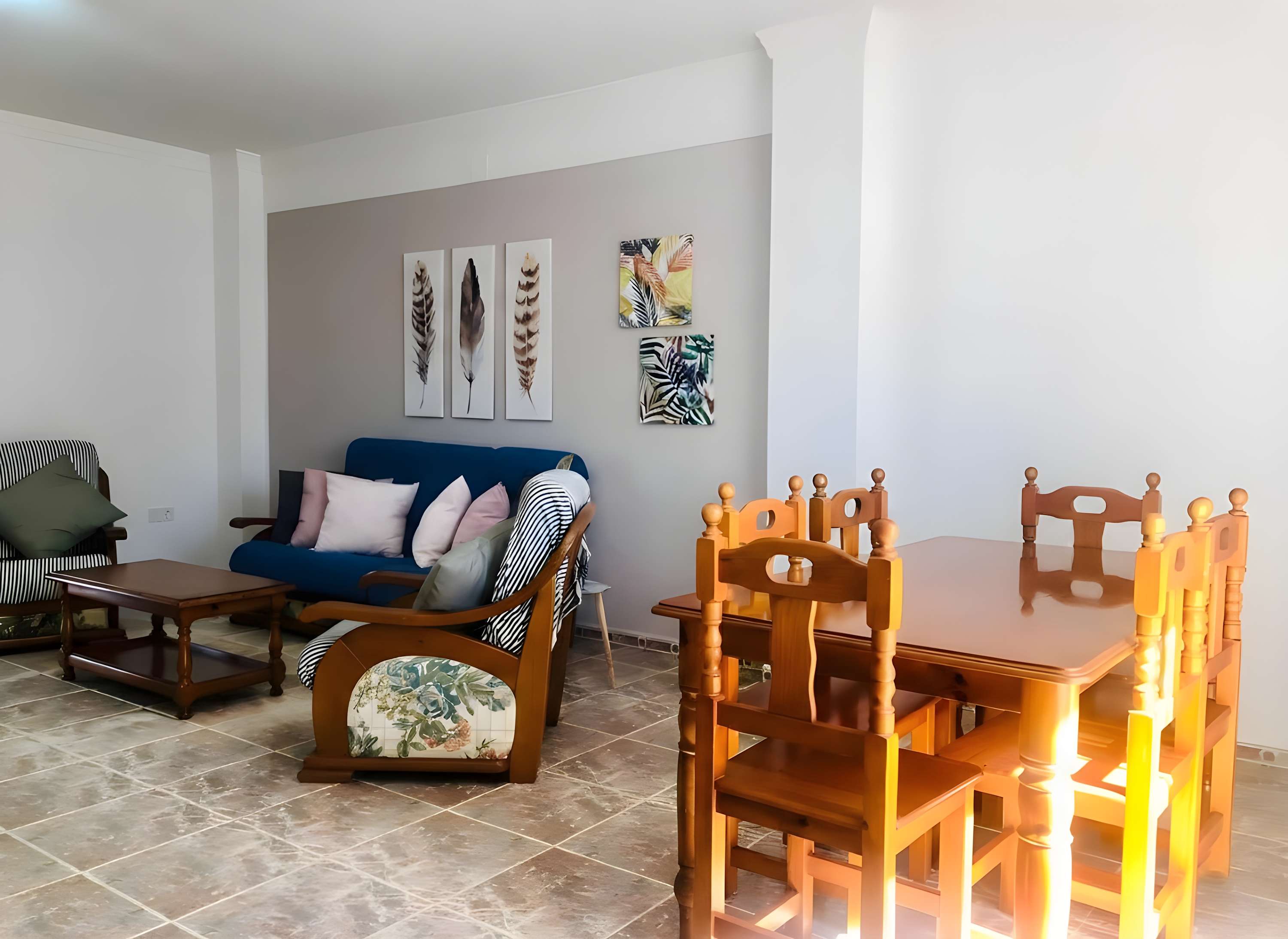 Chalet Vacacional con Piscina Privada y Parking Cerca de la Playa - image 10