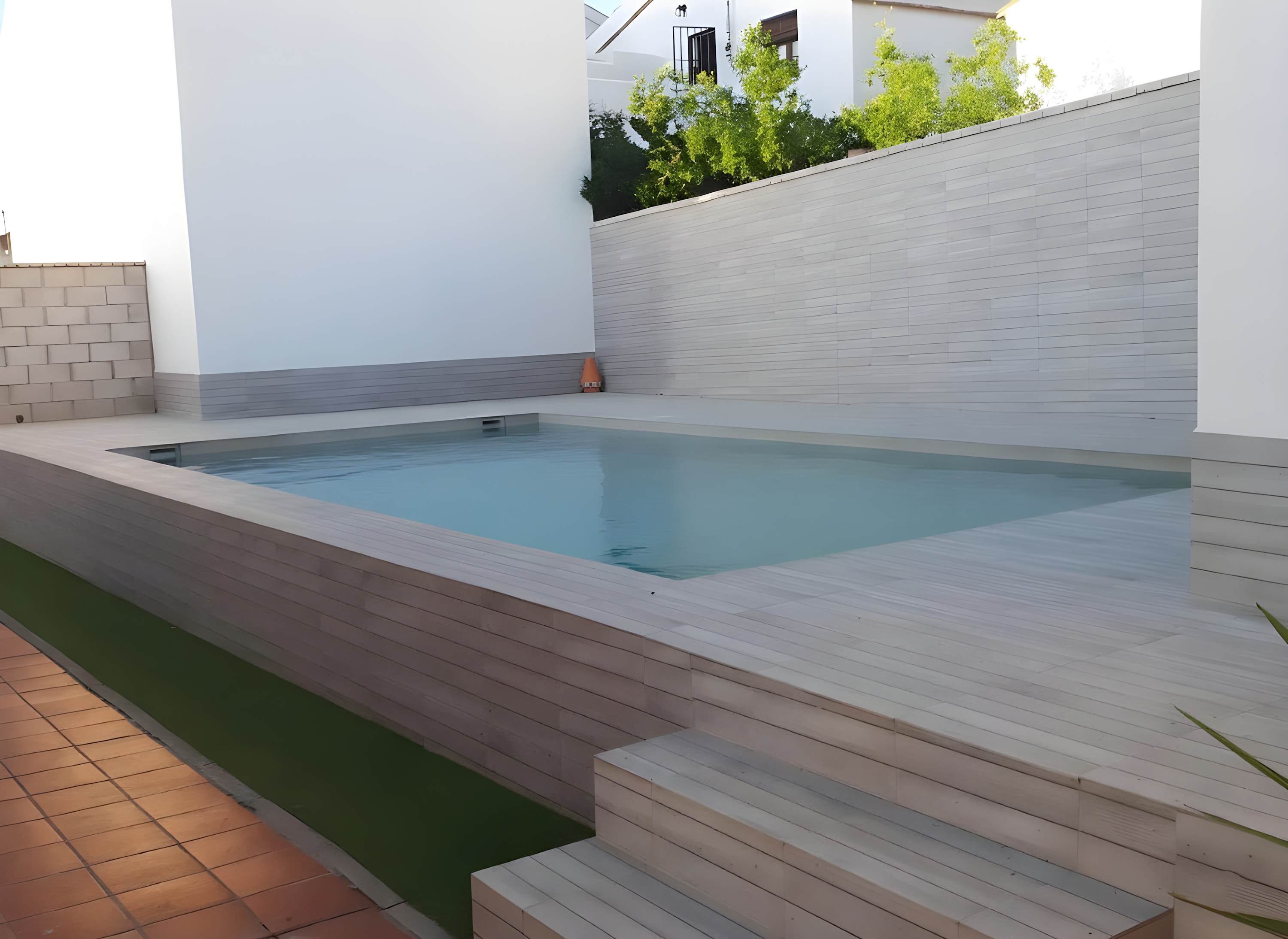 Chalet Vacacional con Piscina Privada y Parking Cerca de la Playa - image 4