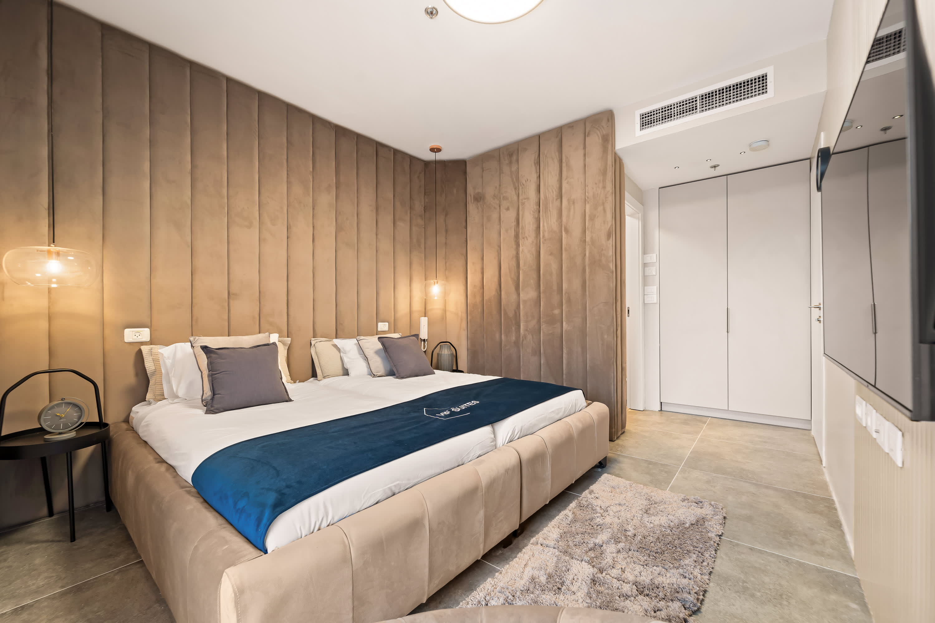 Modern 2BR Apartment with Parking in Prime Downtown Jerusalem photo 11