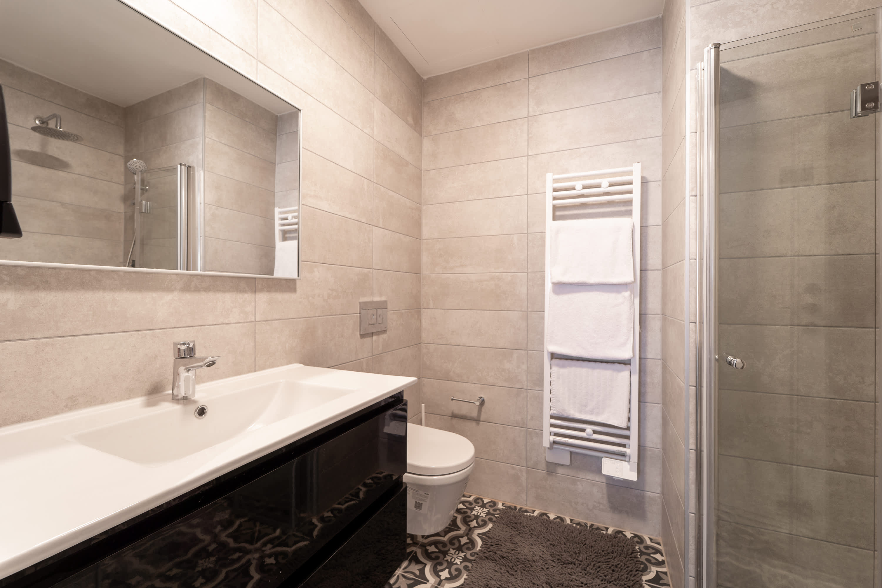 Modern 2BR Apartment with Parking in Prime Downtown Jerusalem photo 22