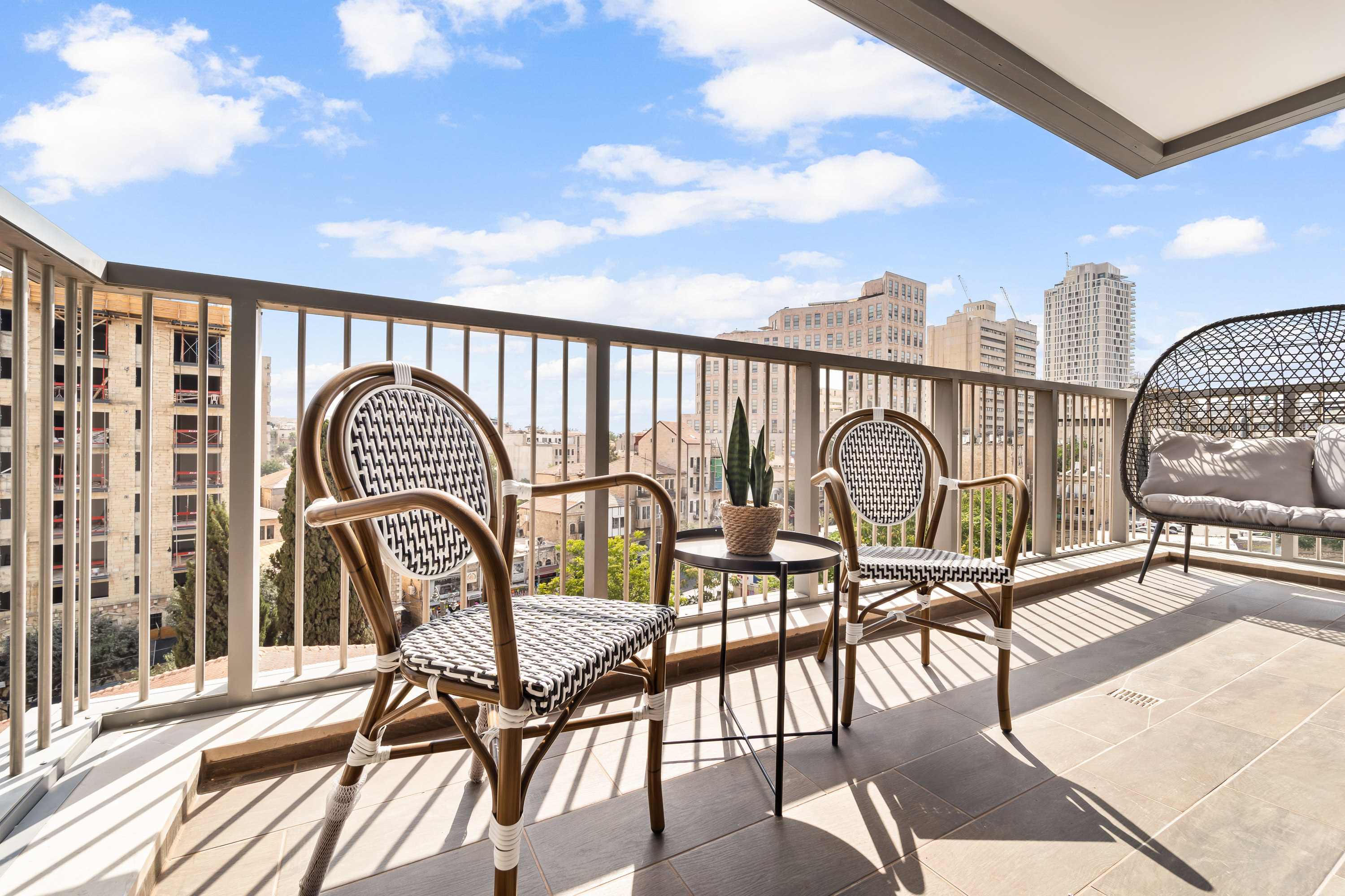 Modern 2BR Apartment with Parking in Prime Downtown Jerusalem photo 32