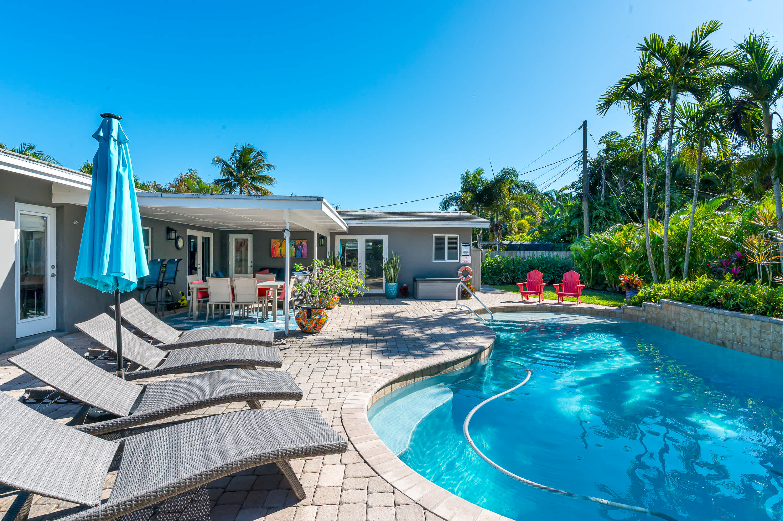 Enchanting Wilton Manors Haven: Outdoor Oasis