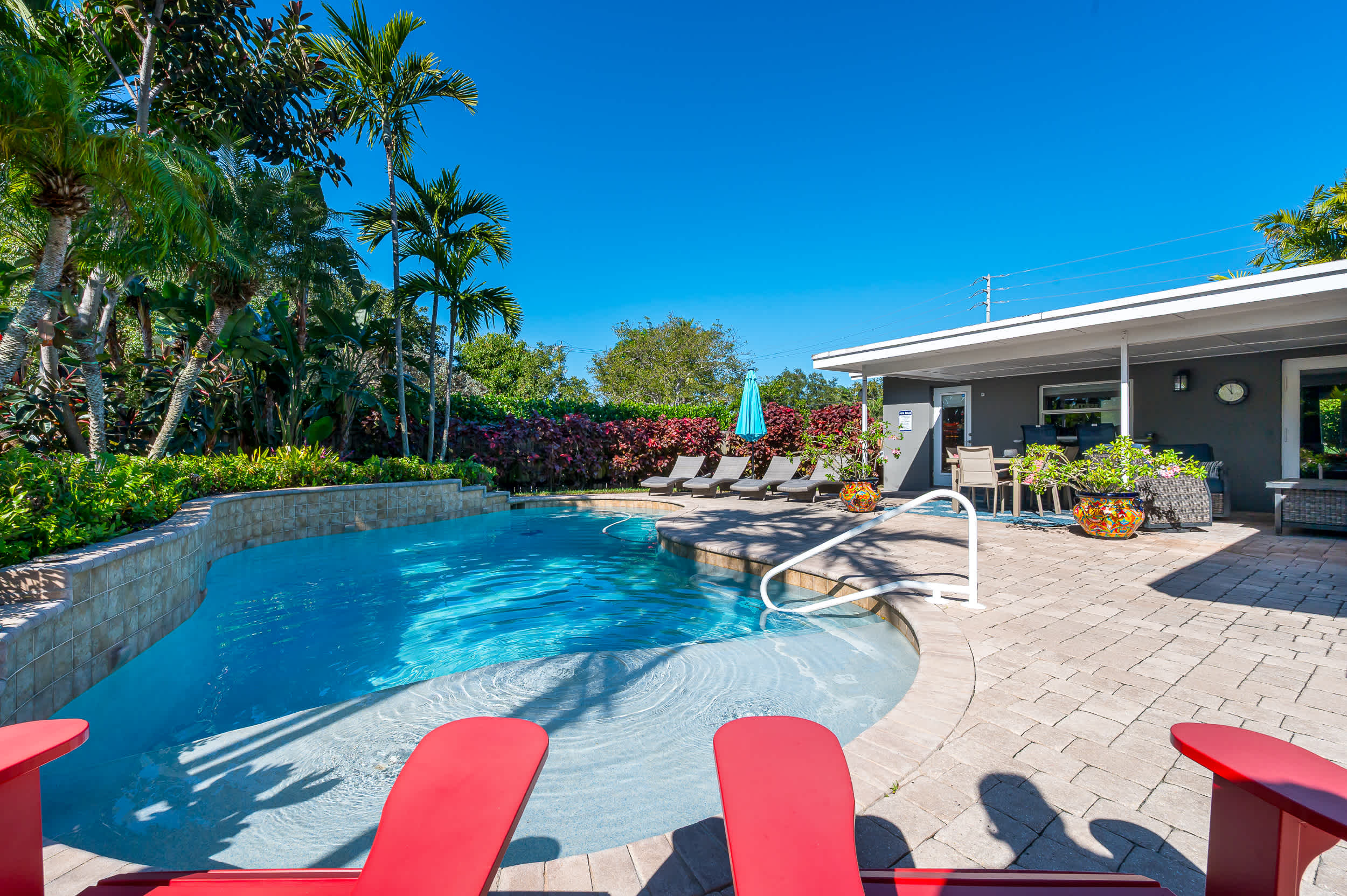 Enchanting Wilton Manors Haven: Outdoor Oasis