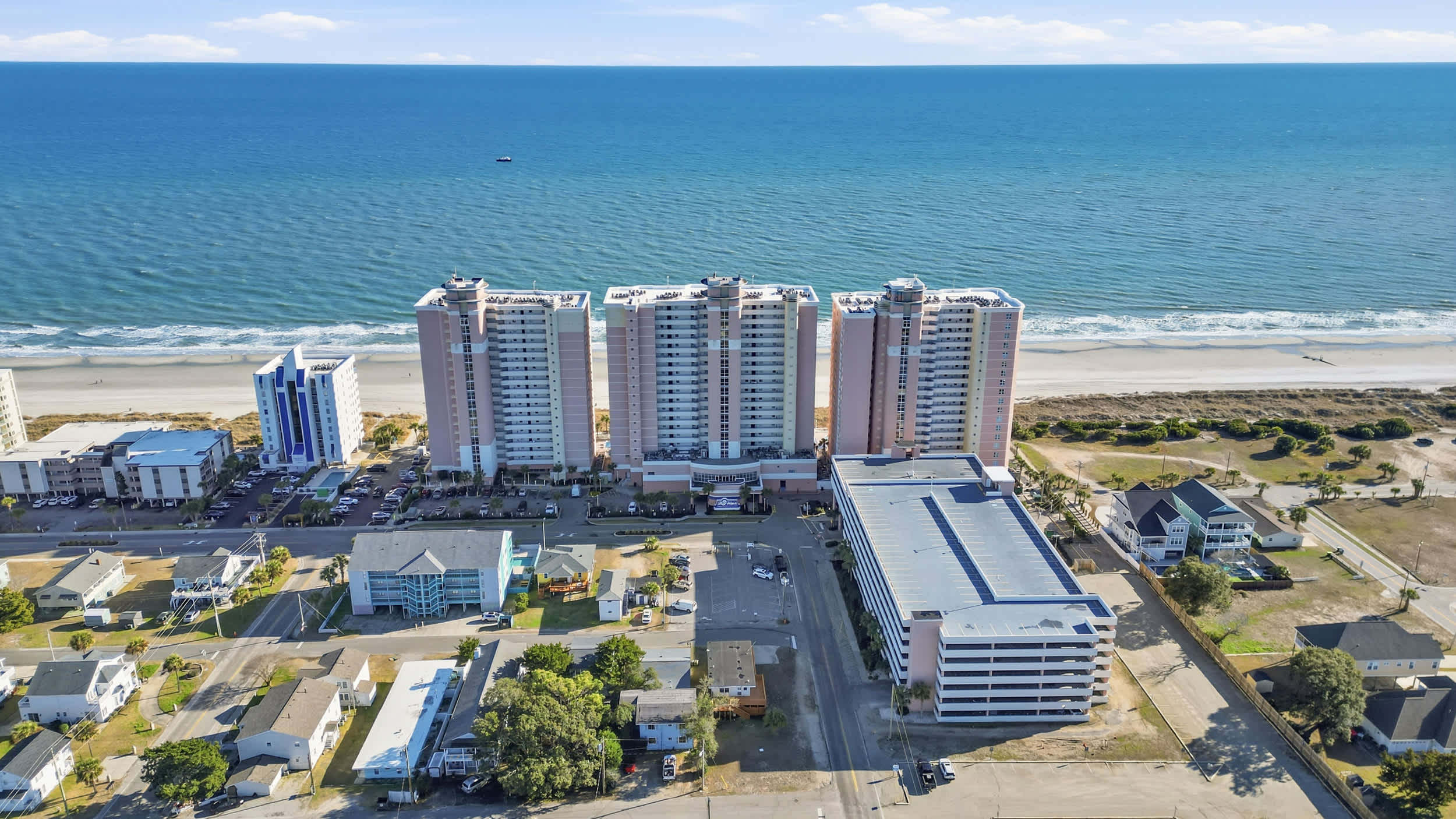 Living La Vida Ocean at Top Resort w Lazy River