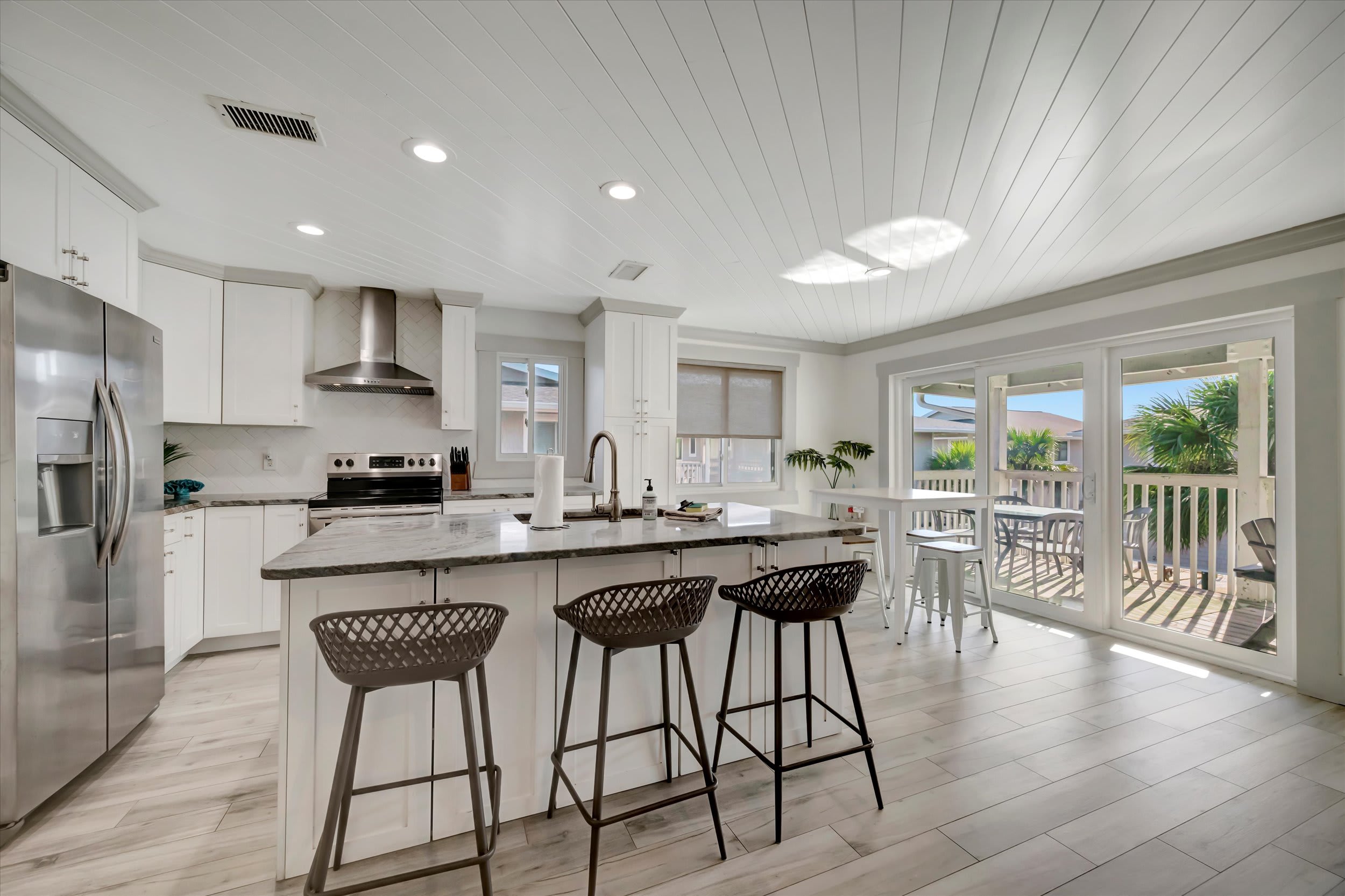 Oceanfront Condo w/ Direct Beach Access! Sleeps 8! — Indian Shores, FL — vacation rental