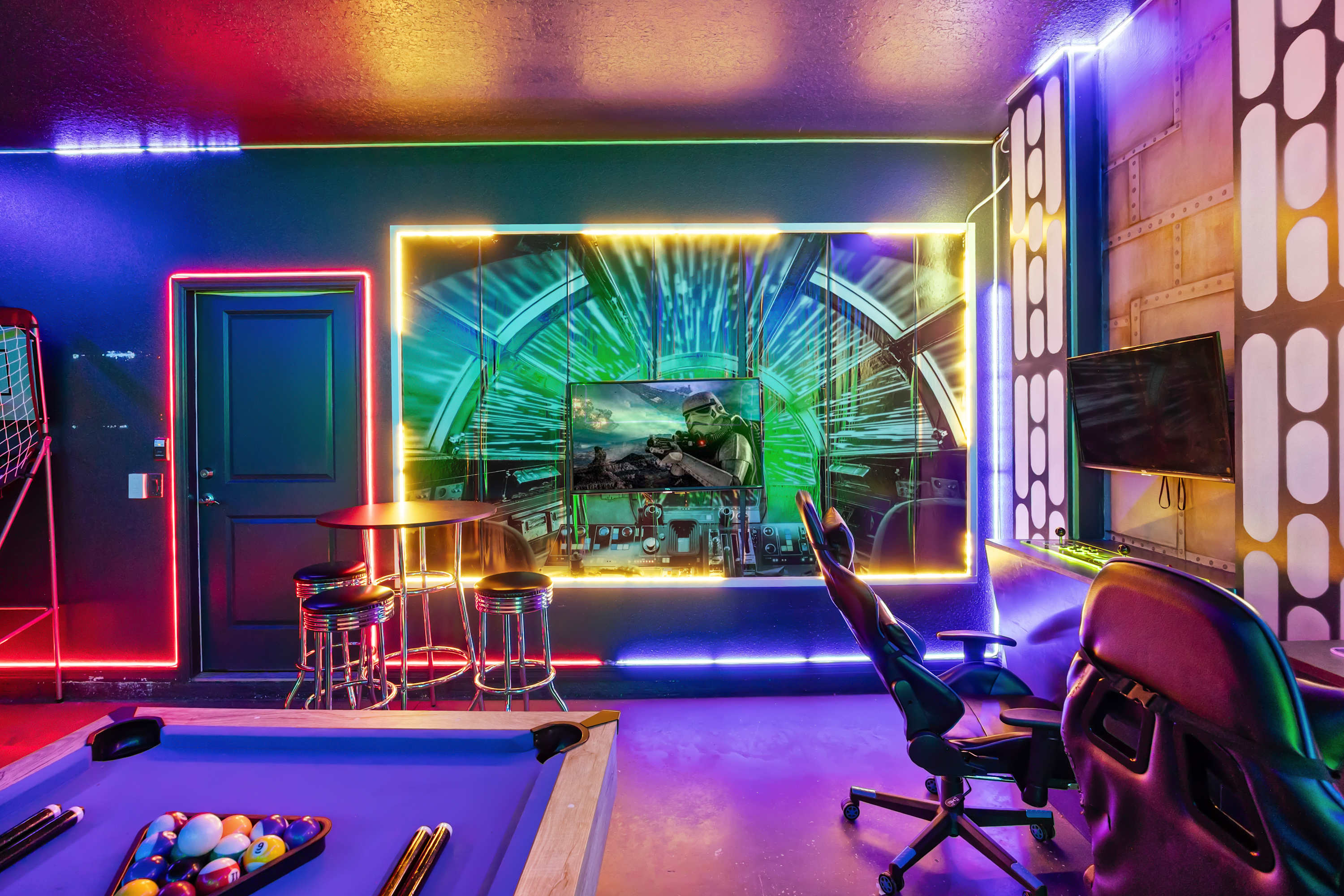 Incredible games room with pool table 