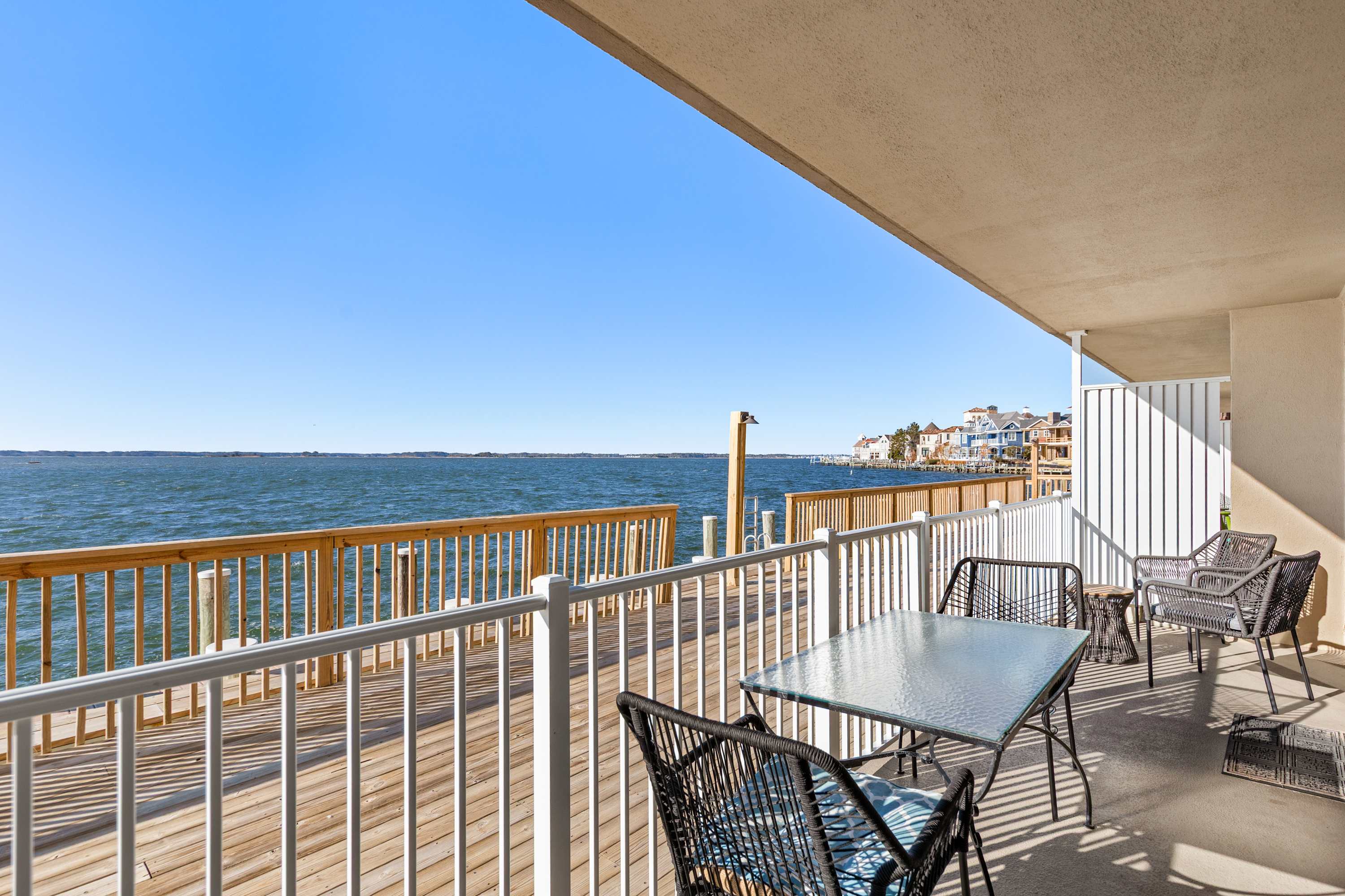 Bayfront Beauty - Shipwreck 102