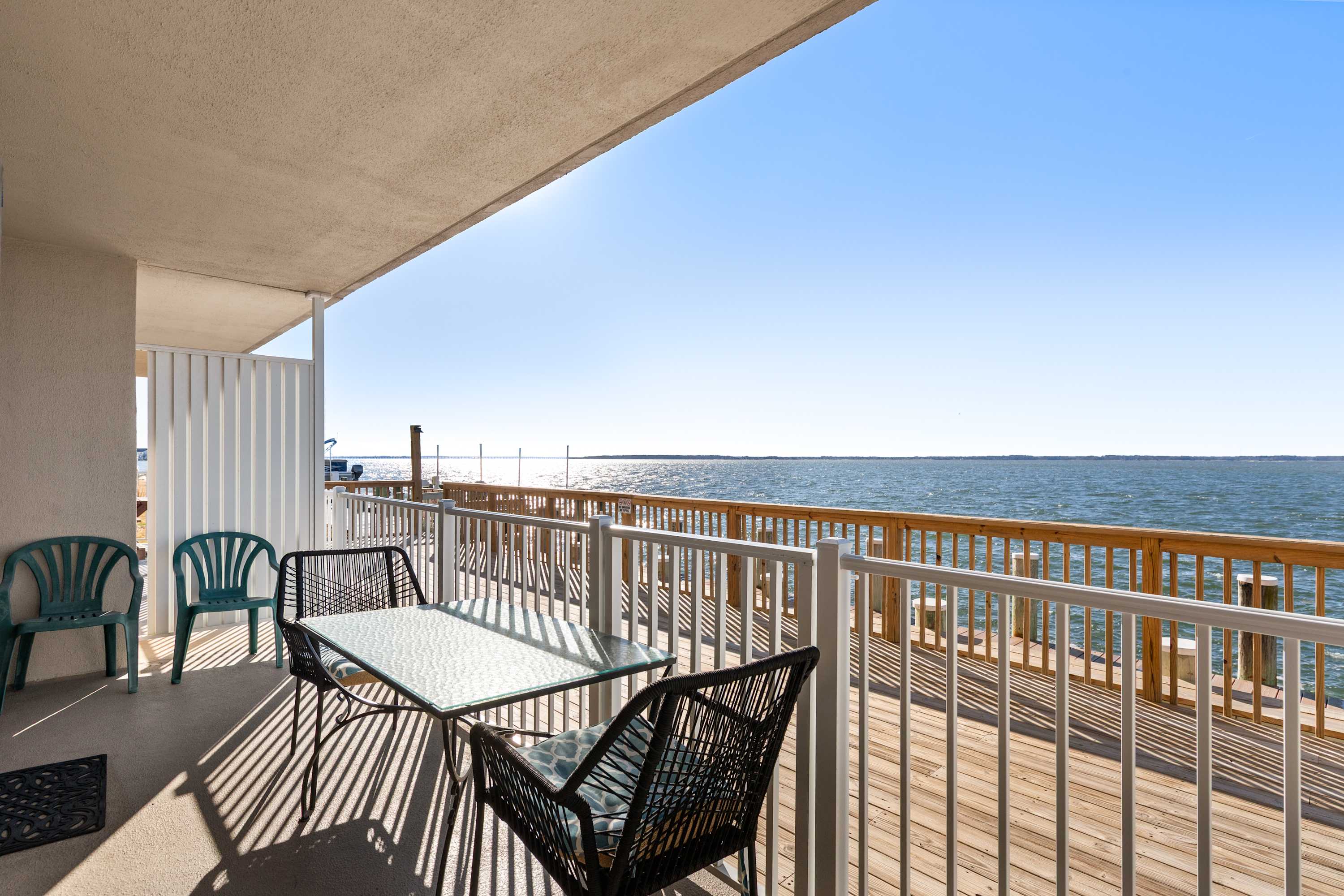 Bayfront Beauty - Shipwreck 102