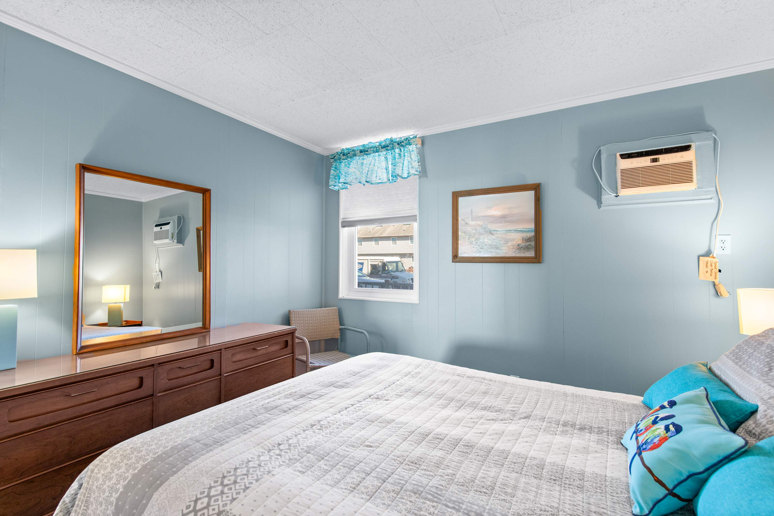 Bayfront Beauty - Shipwreck 102