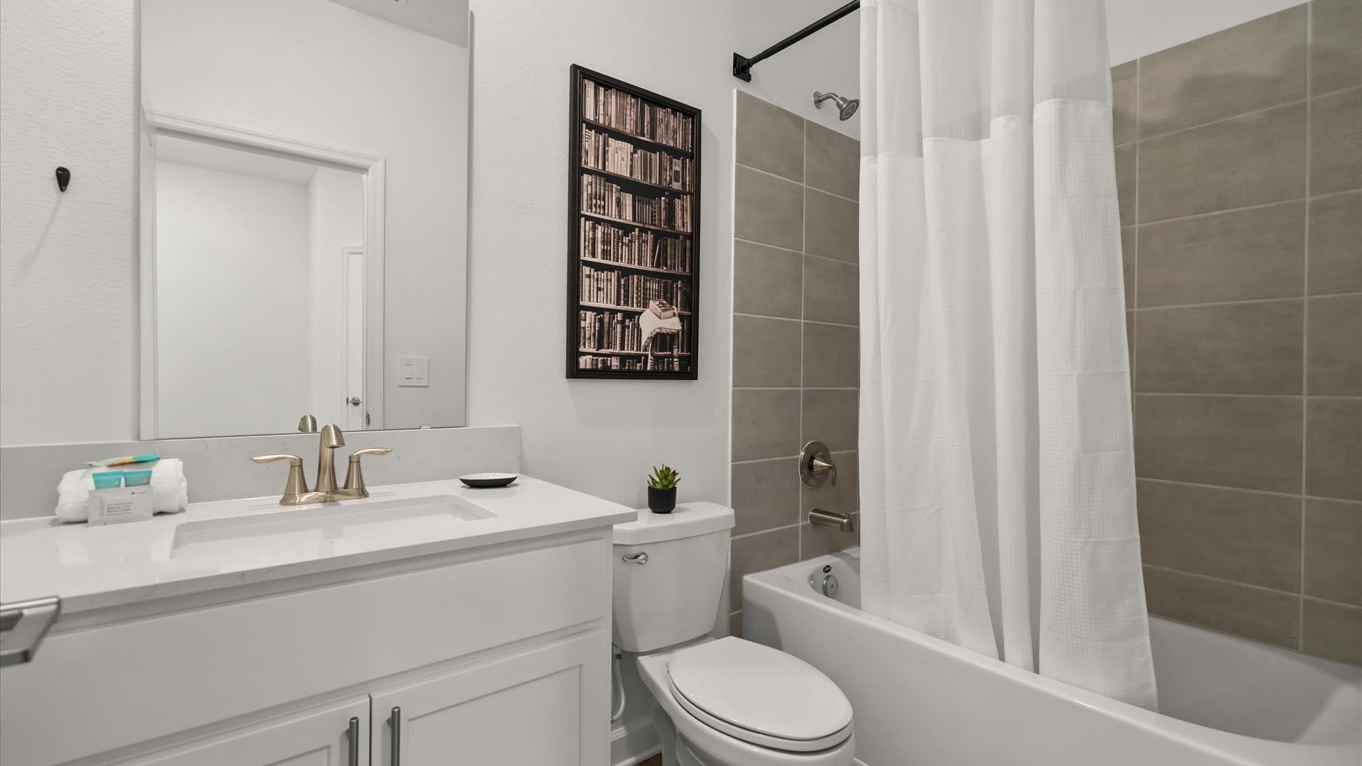 Modern bathroom – Fresh, bright, and thoughtfully designed with premium finishes and a bathtub/shower combo