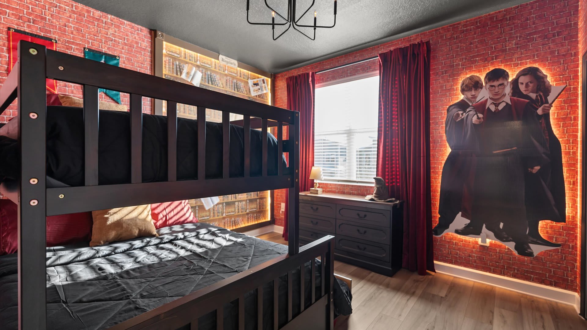 Themed bunk bedroom – A fan favourite! – Fun décor and creative styling make this room unforgettable for young guests
