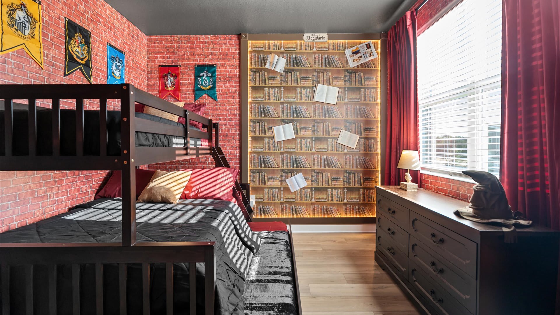Hogwarts themed bedroom – A unique and vibrant space designed for memorable stays