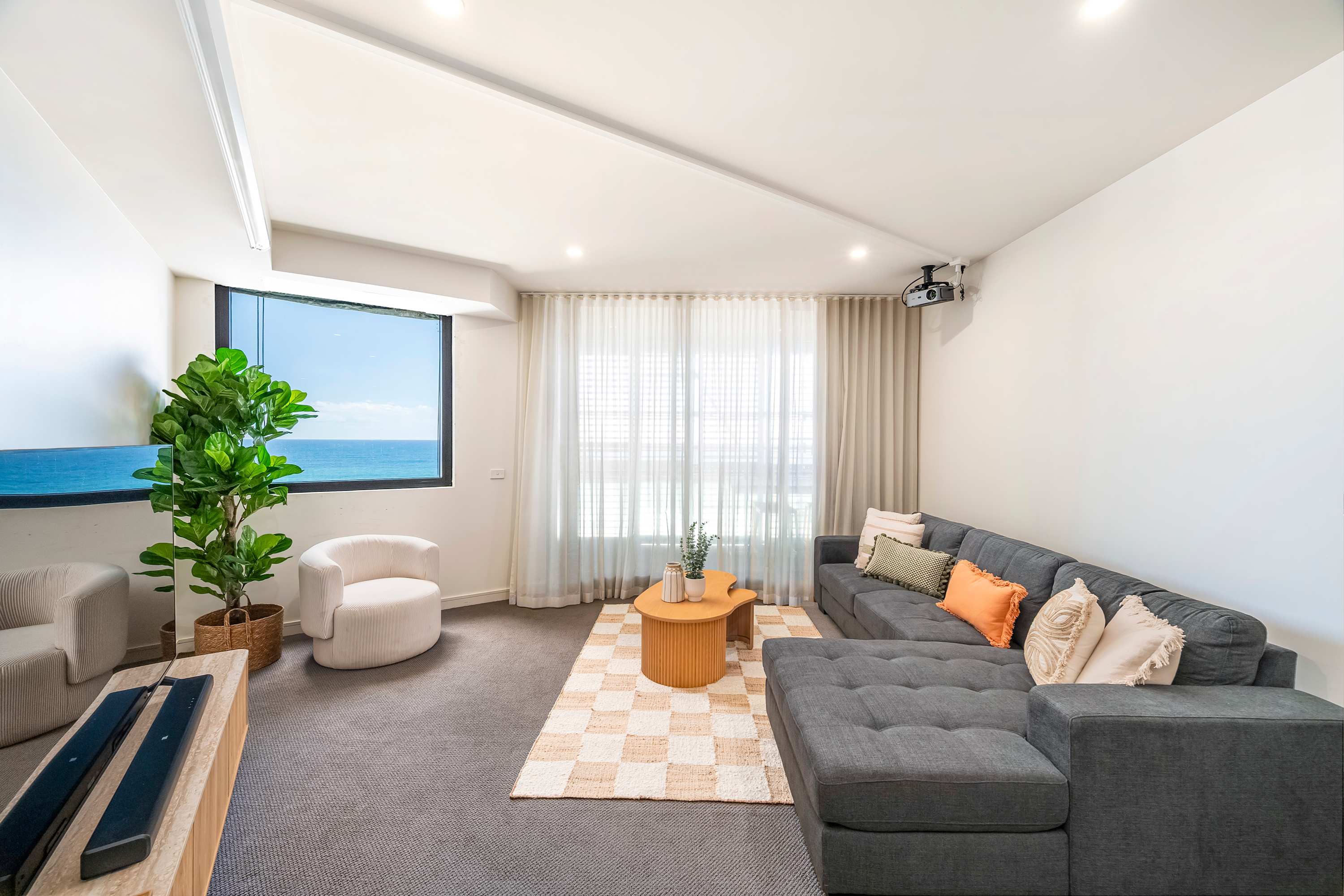 Cinema by the Sea - Beachfront 2-Bed Retreat