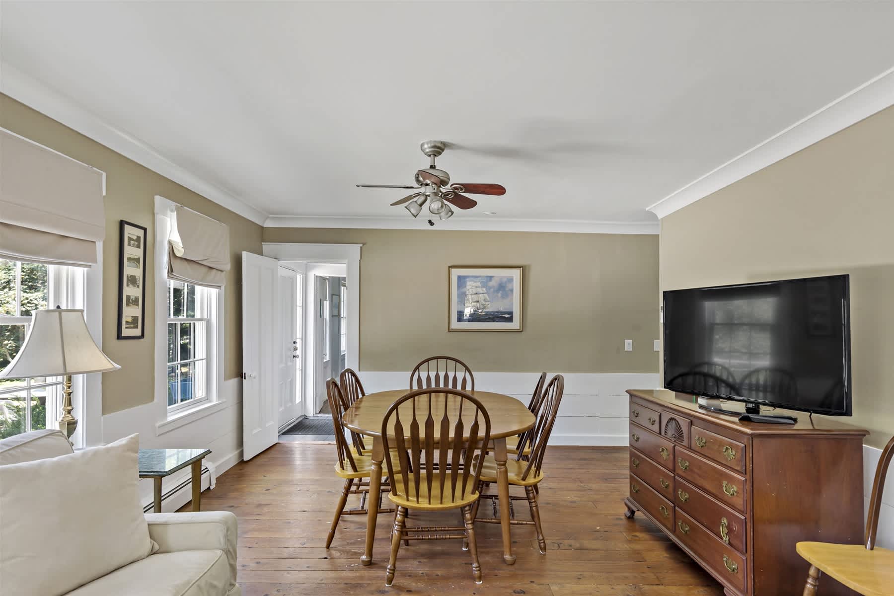 Centrally Located Wellfleet 5 Bedroom 6