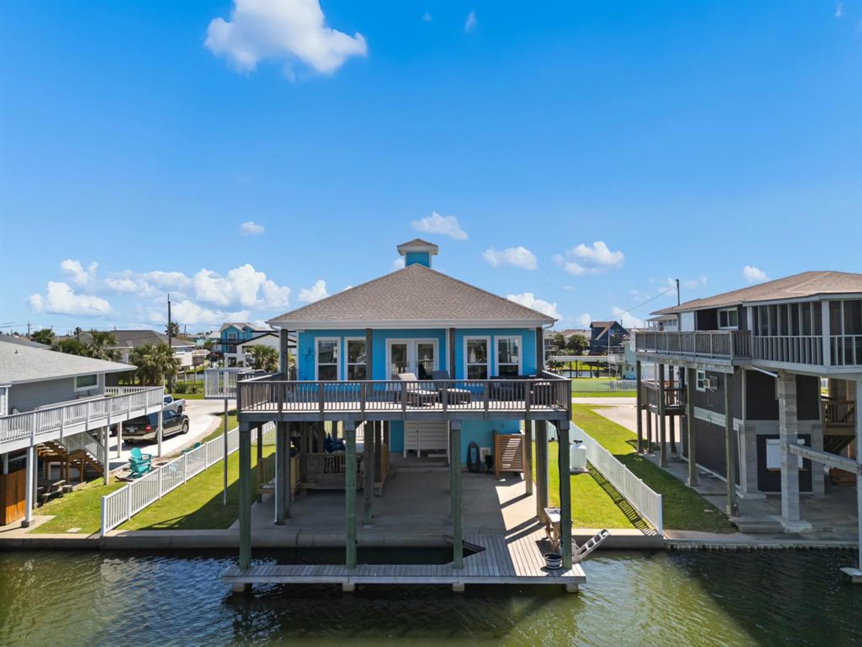 Dockside Dream Home for 10