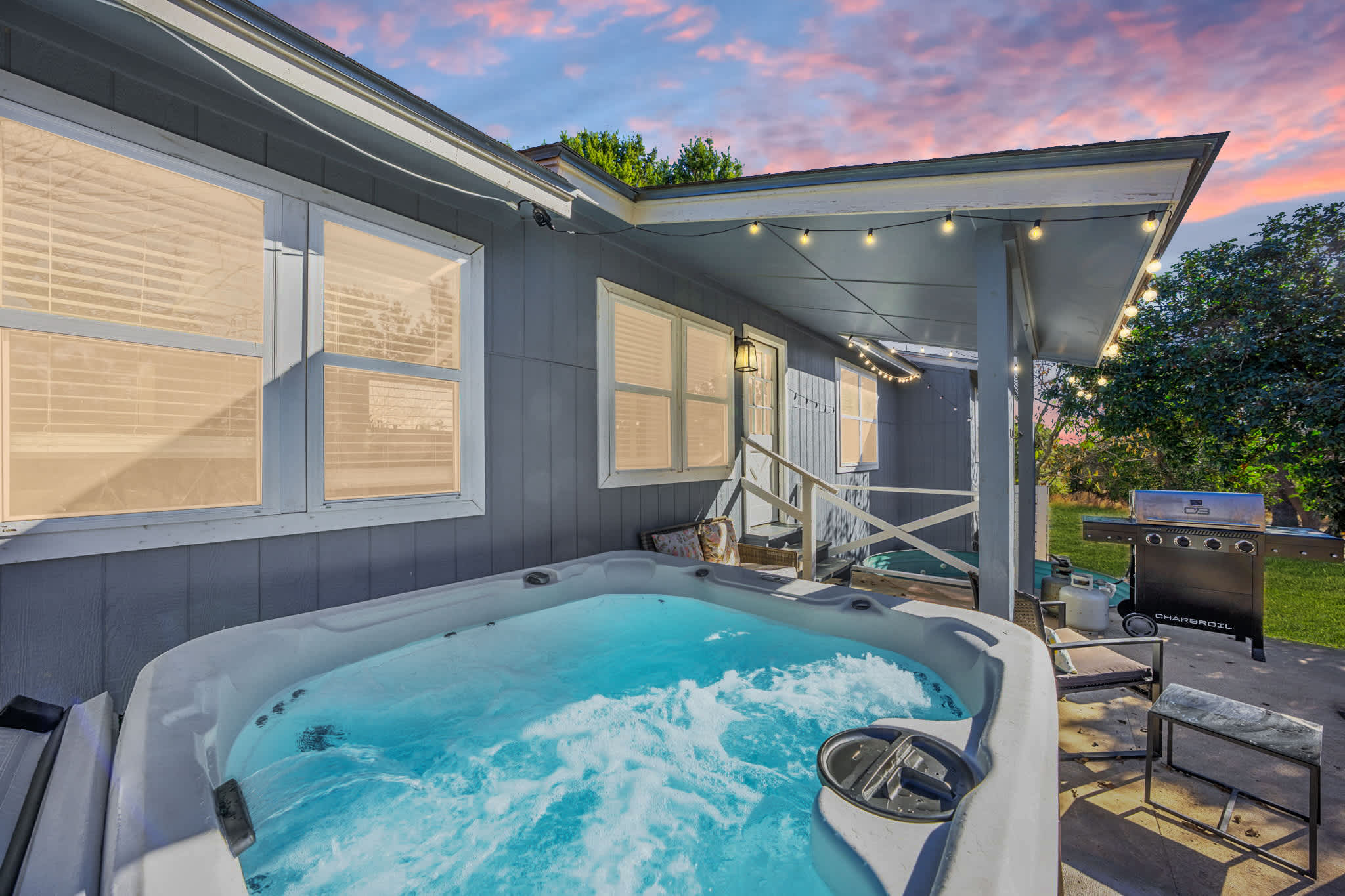 Hummingbird Haus: Sleeps 12, Hot Tub & Cowboy Pool — Fredericksburg, TX — vacation rental