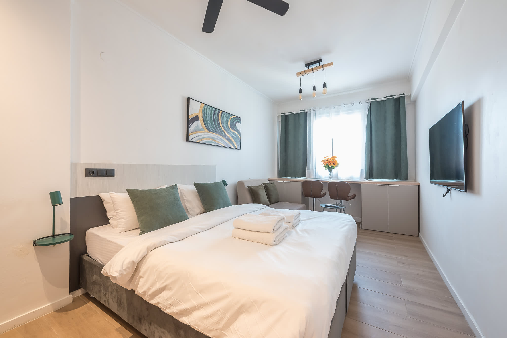 Stylish Syntagma Studio | King Bed & Work Corner — Athens, Athens — vacation rental
