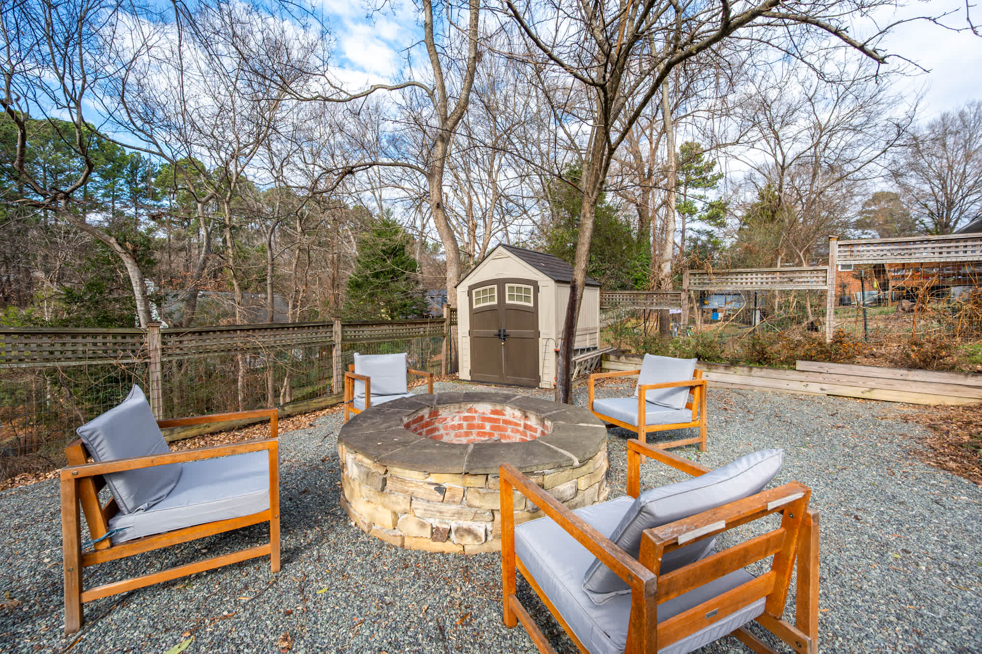 Stylish Downtown Bungalow With Fire Pit - Chapel Hill, NC