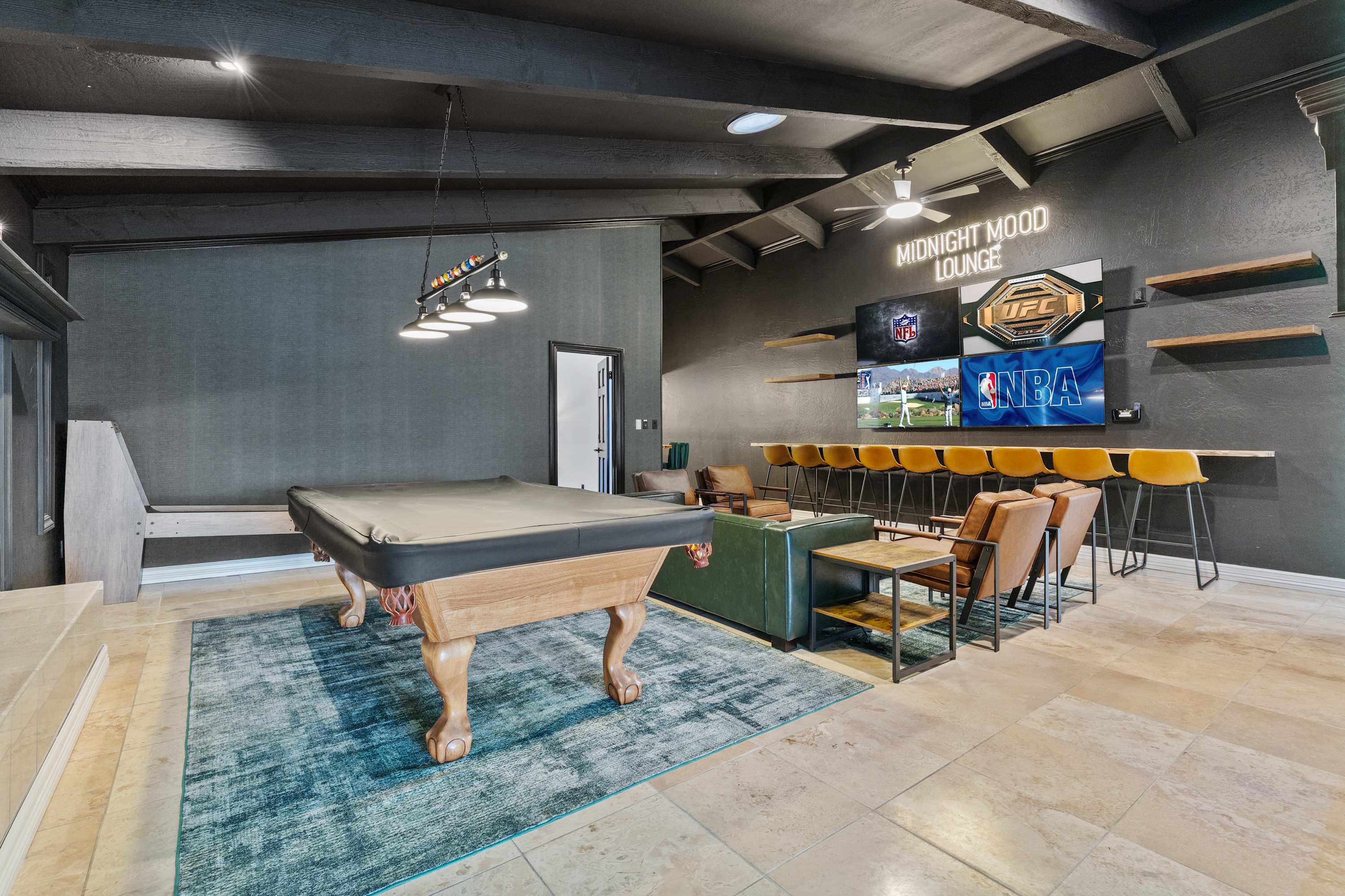 Built Into A Mountain - Heated Pool & Sports Lounge
