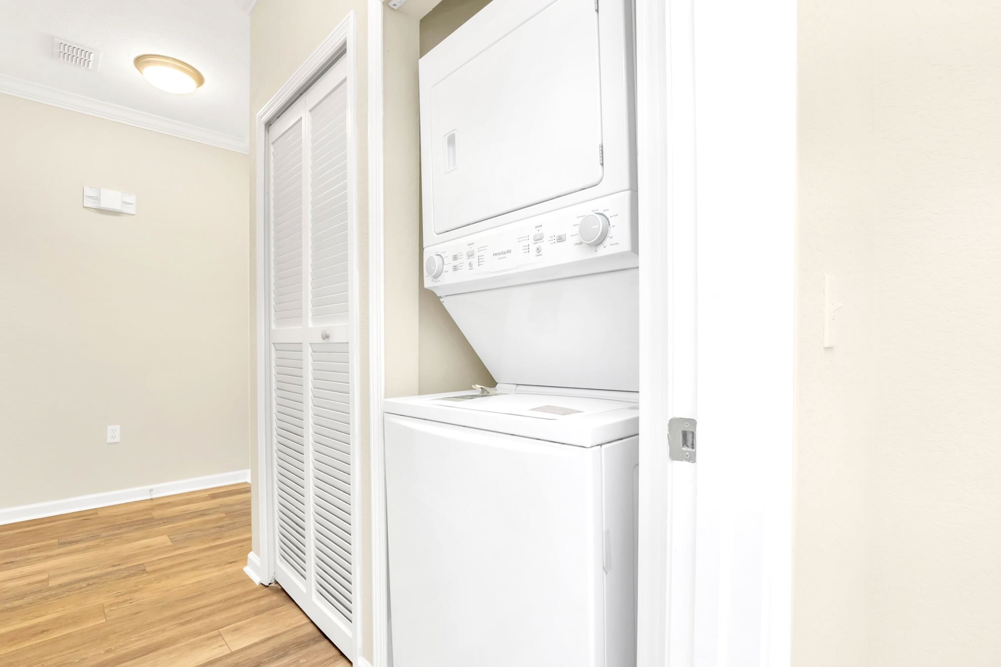In-suite laundry facilities (washer and dryer)