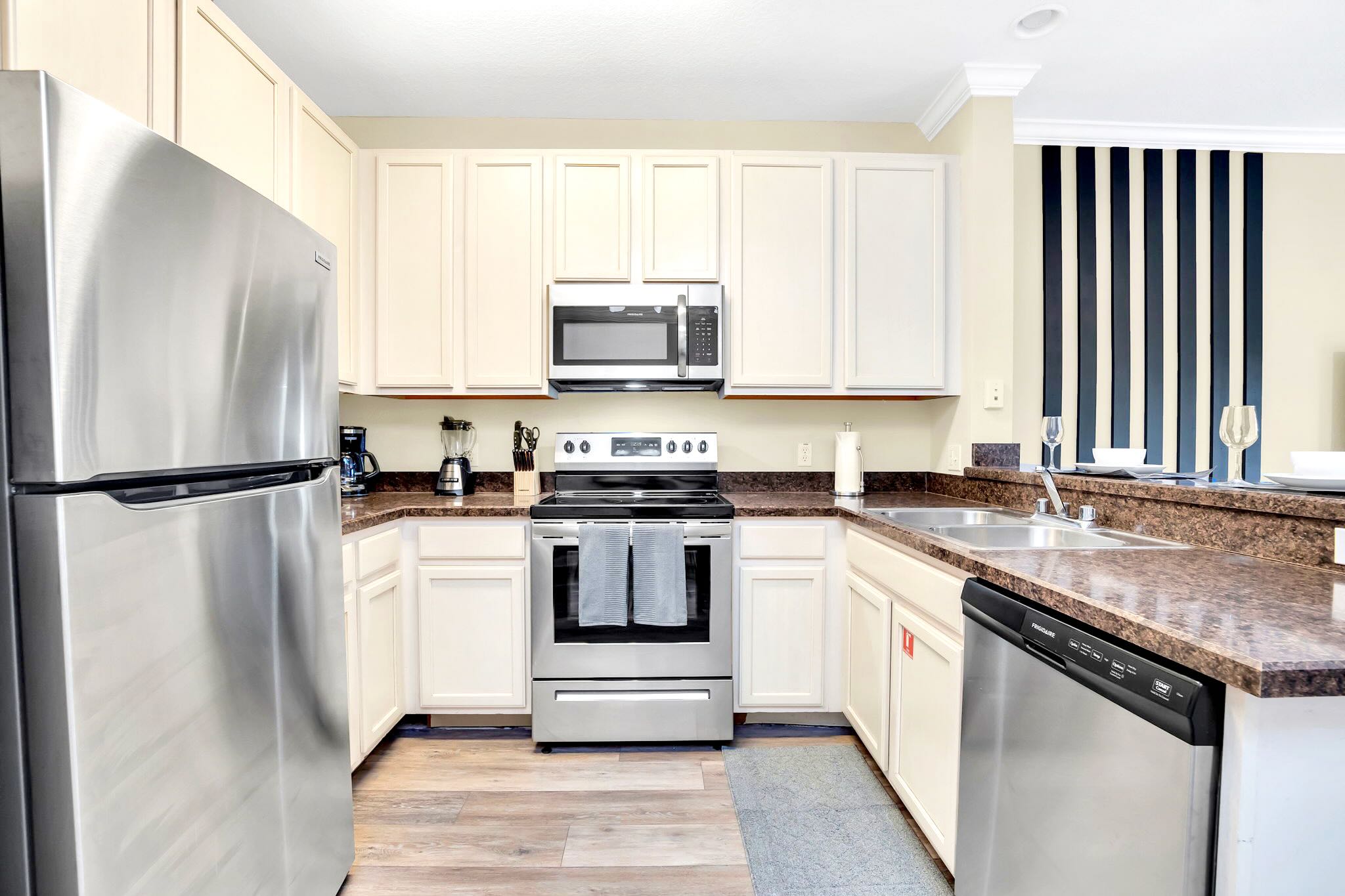 Family Friendly Condo with Pool Sauna | Photo 3