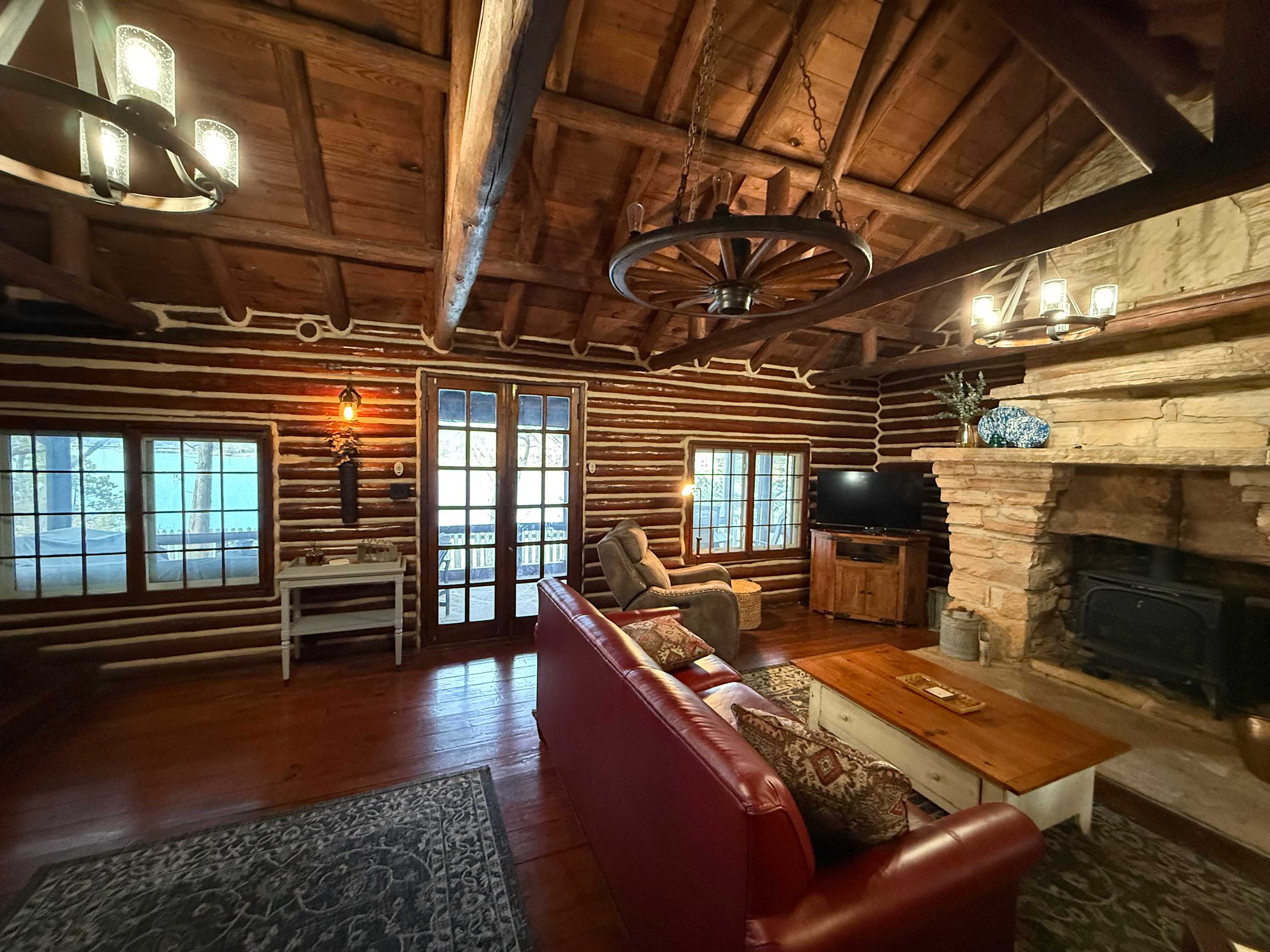 Log Cabin Retreat Two Cabins, One Stay 7