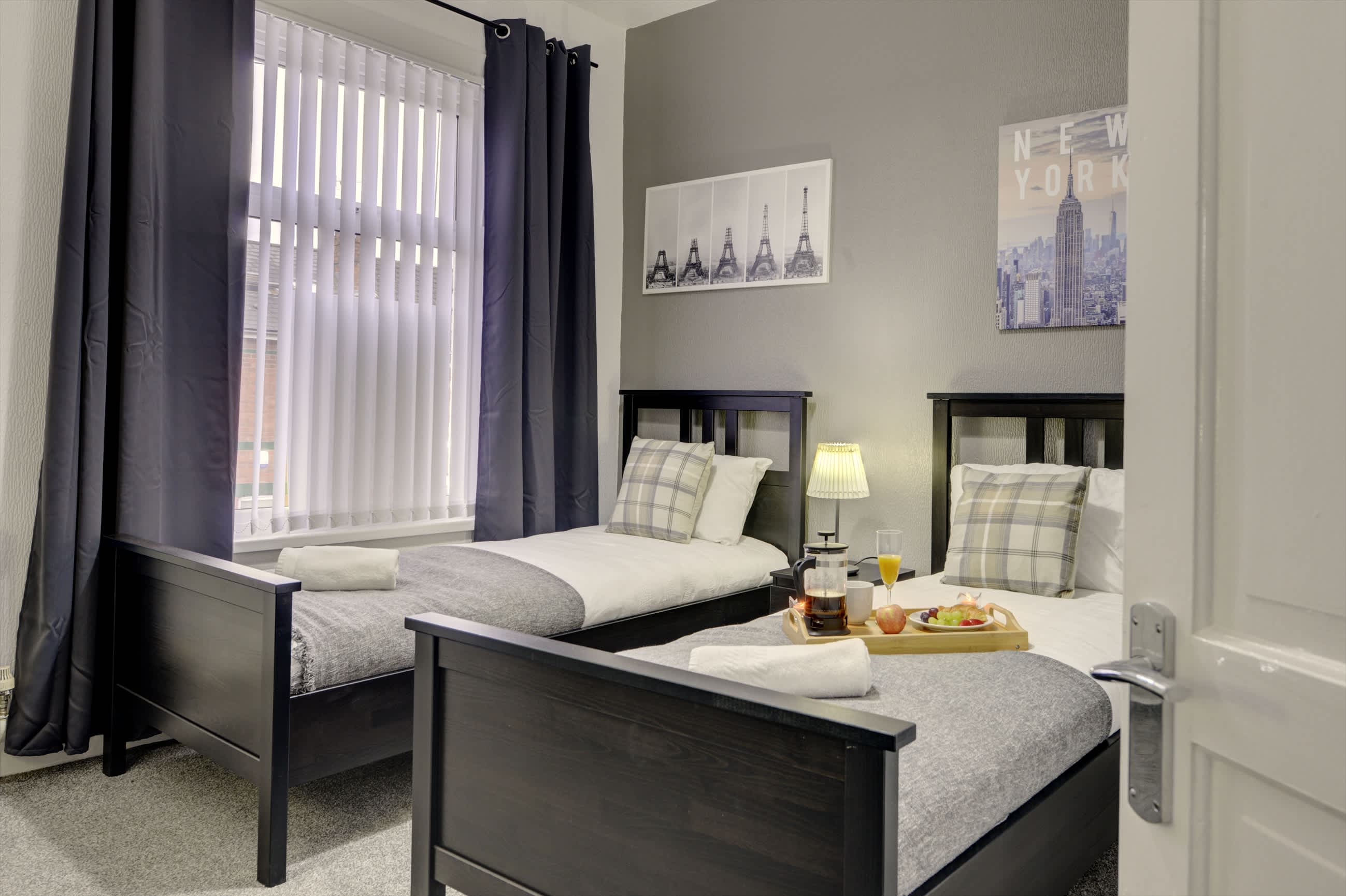 Cosy 2 Bedroom 4 Beds w/ Parking near City Centre in Argyll Street 39 CV2 4FJ - Property image 4 - VivreStays