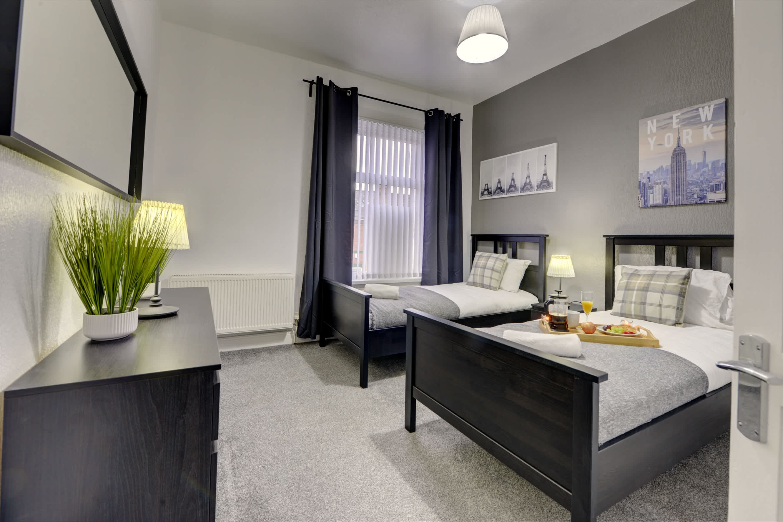 Cosy 2 Bedroom 4 Beds w/ Parking near City Centre in Argyll Street 39 CV2 4FJ - Property image 8 - VivreStays