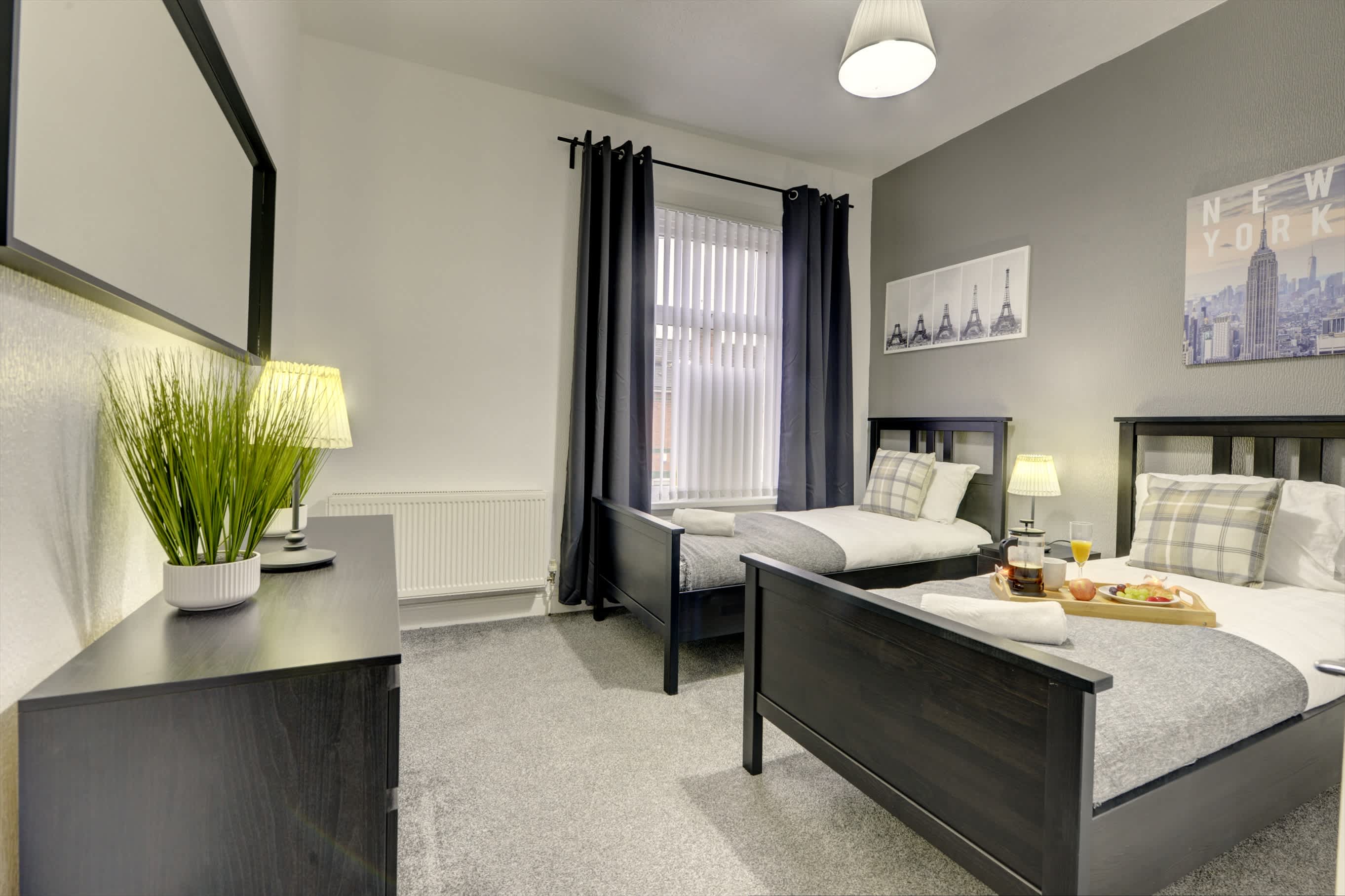 Cosy 2 Bedroom 4 Beds w/ Parking near City Centre in Argyll Street 39 CV2 4FJ - Property image 11 - VivreStays