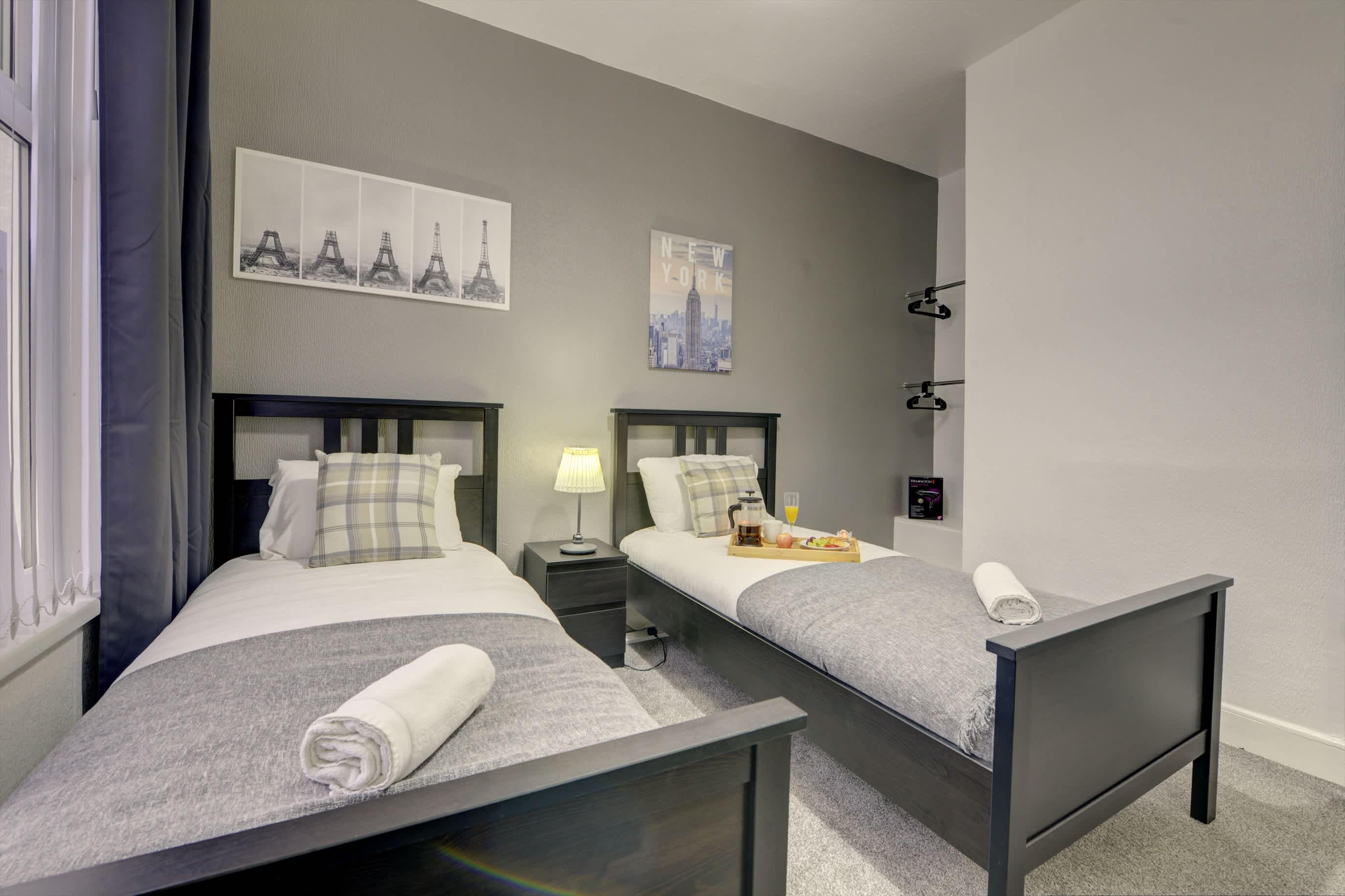 Cosy 2 Bedroom 4 Beds w/ Parking near City Centre in Argyll Street 39 CV2 4FJ - Property image 13 - VivreStays