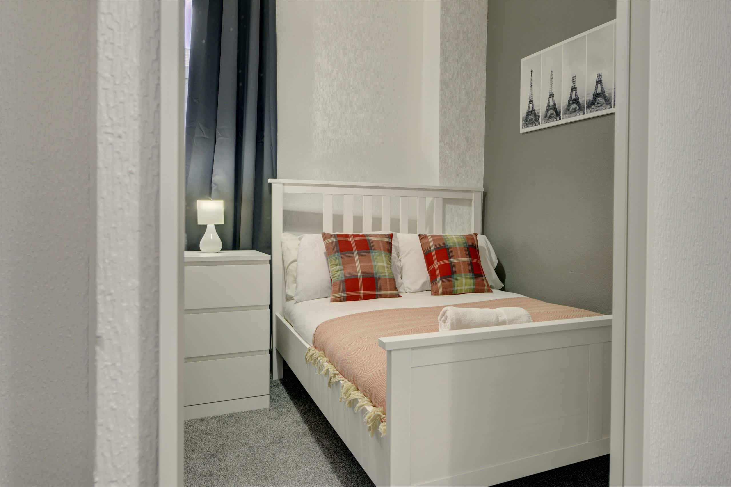 Cosy 2 Bedroom 4 Beds w/ Parking near City Centre in Argyll Street 39 CV2 4FJ - Property image 23 - VivreStays