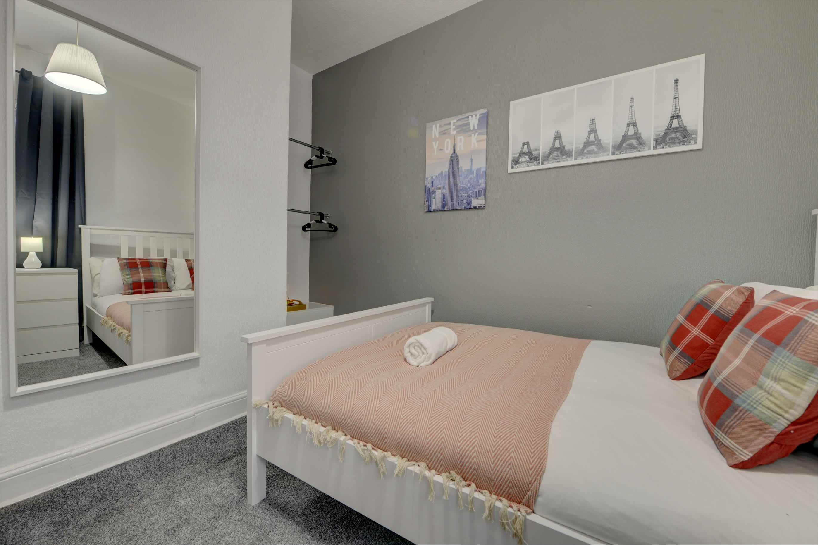 Cosy 2 Bedroom 4 Beds w/ Parking near City Centre in Argyll Street 39 CV2 4FJ - Property image 25 - VivreStays
